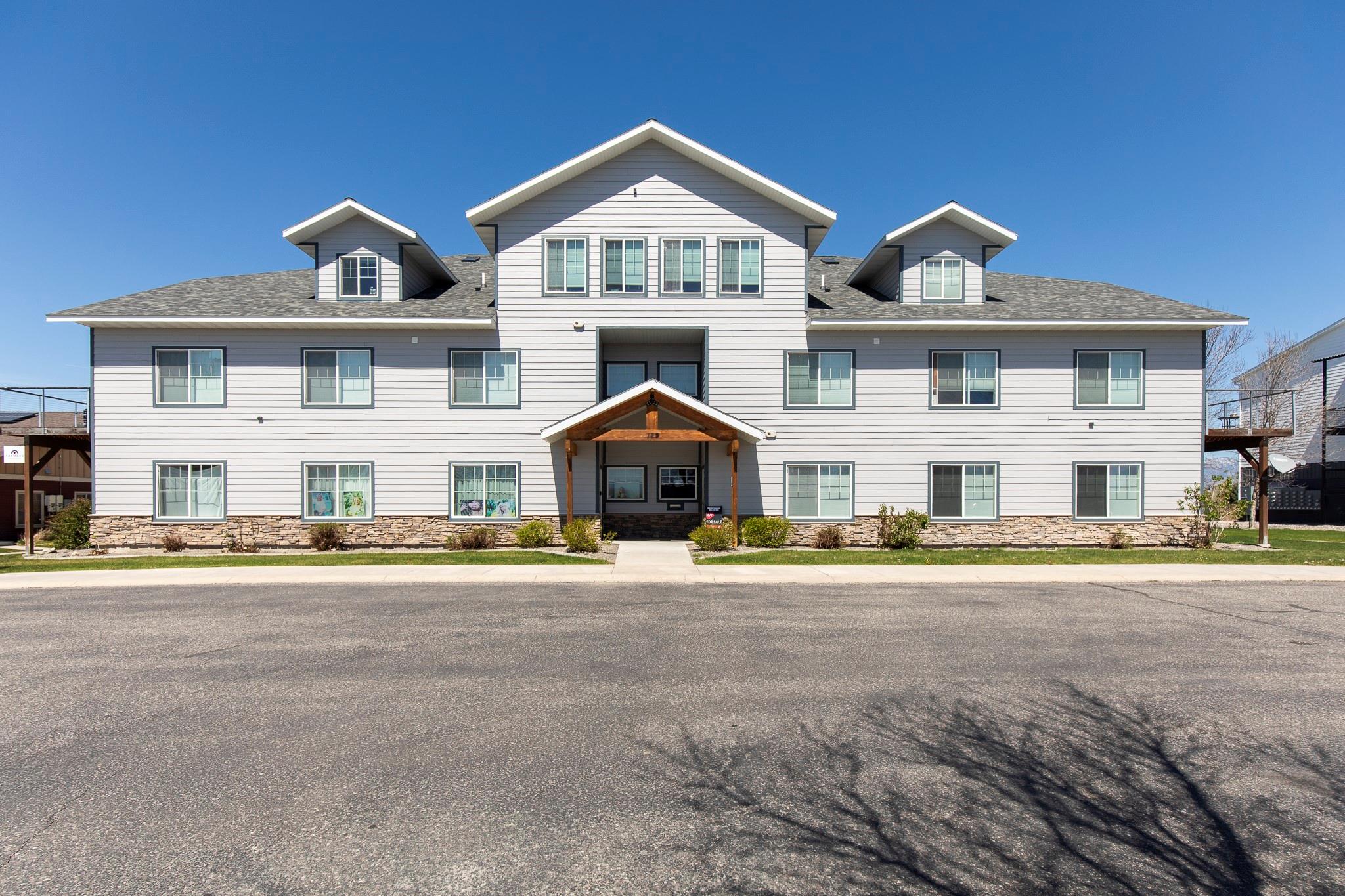 129 Village Drive 303 — photo