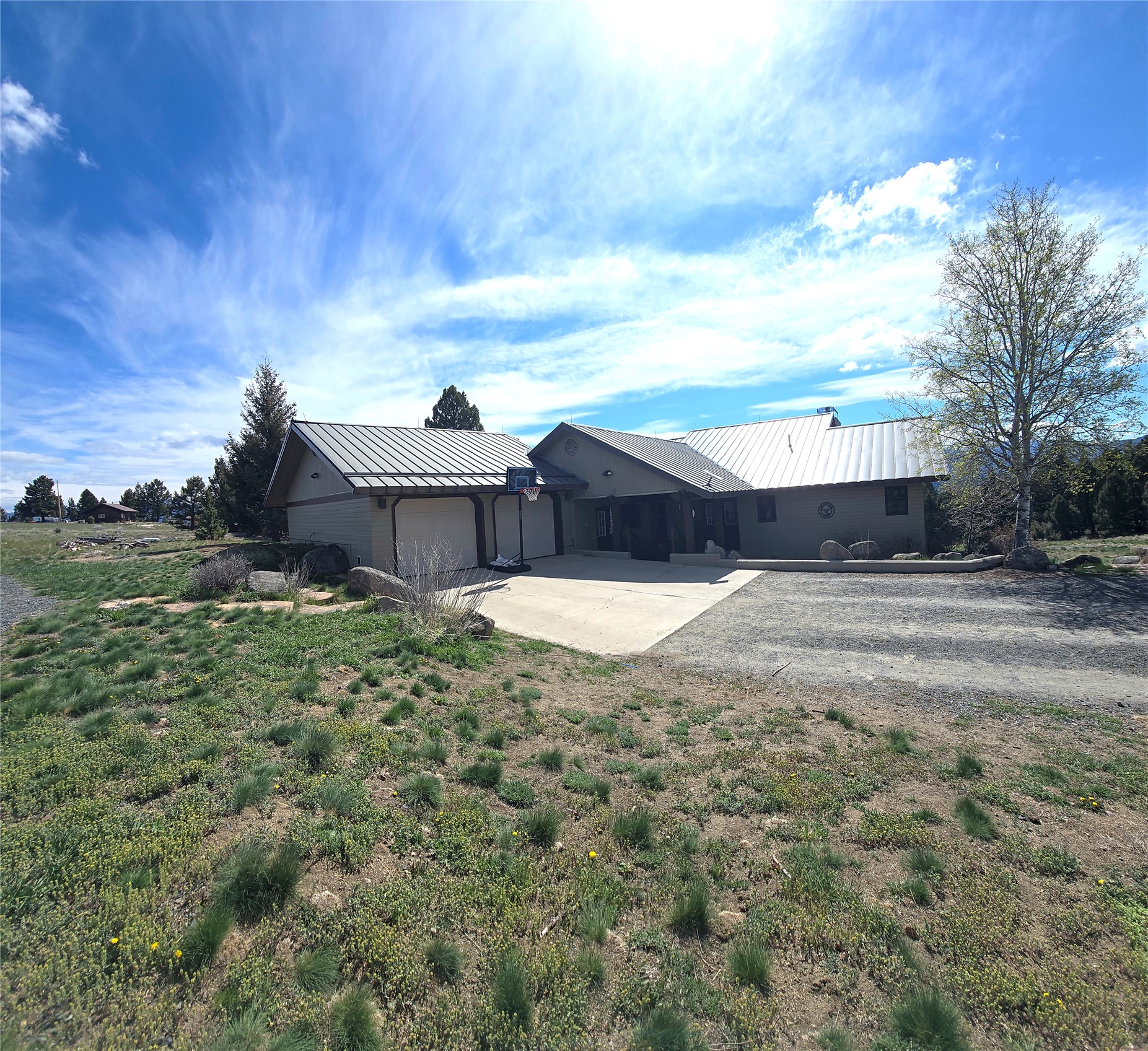 884 Wapiti Mountain Road — photo