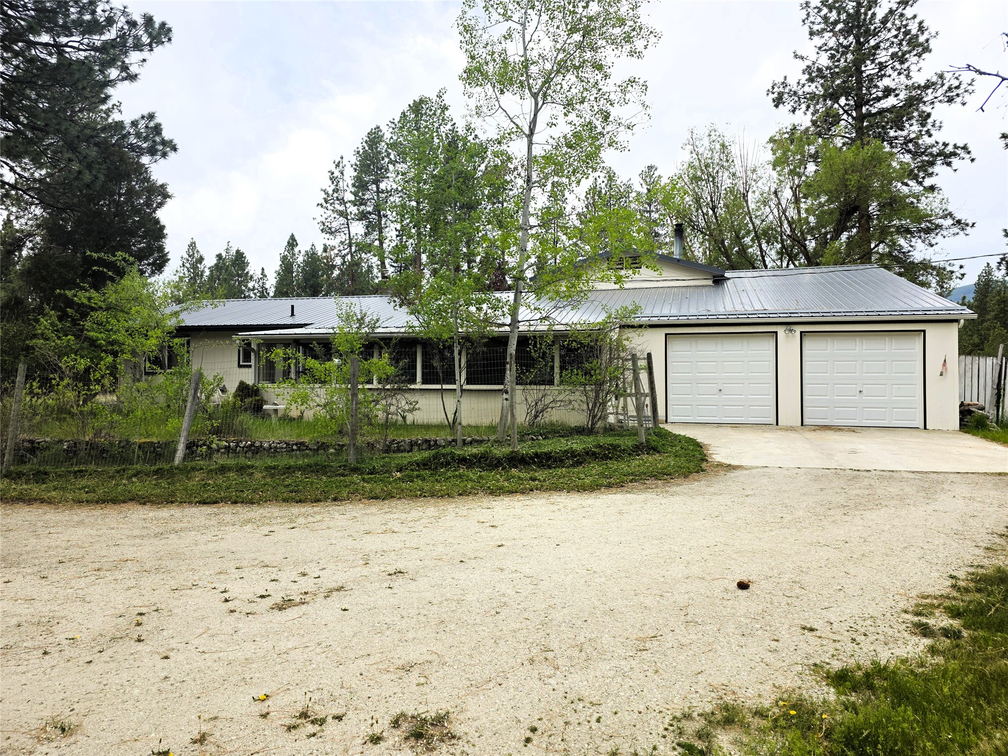 2037 Middle Bear Creek Road — photo