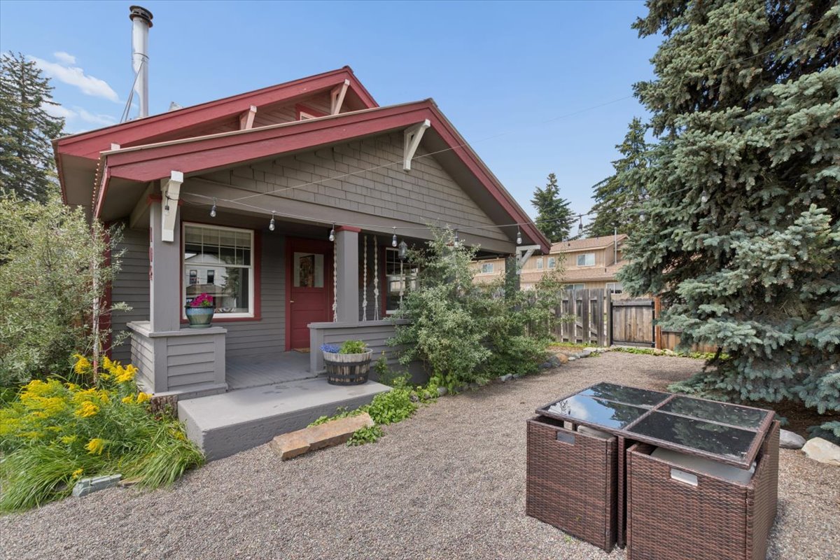 104 Wisconsin Avenue — photo
