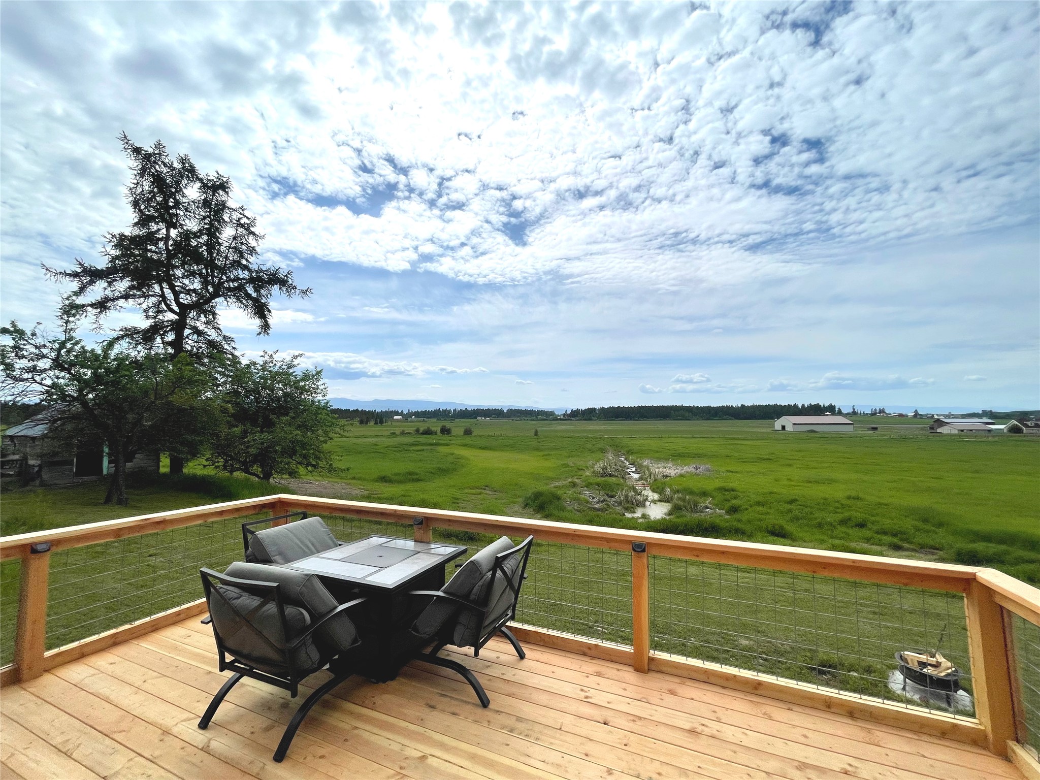 5464 Mt Hwy 35 — photo