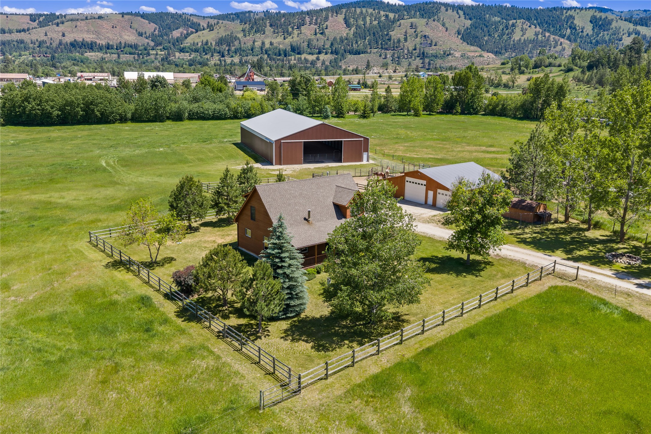 561 Camas Creek Loop — photo