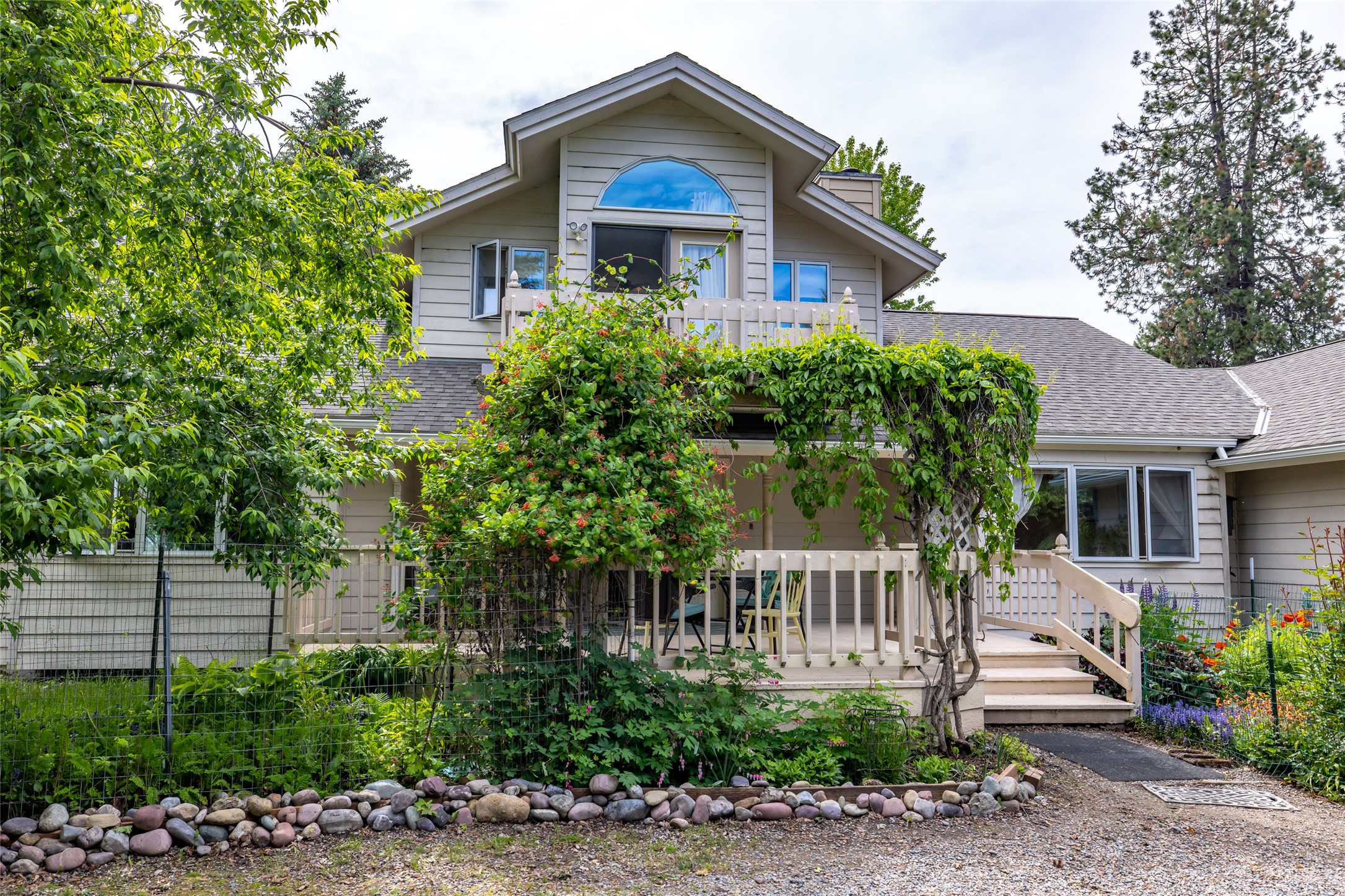 182 Crestview Drive — photo