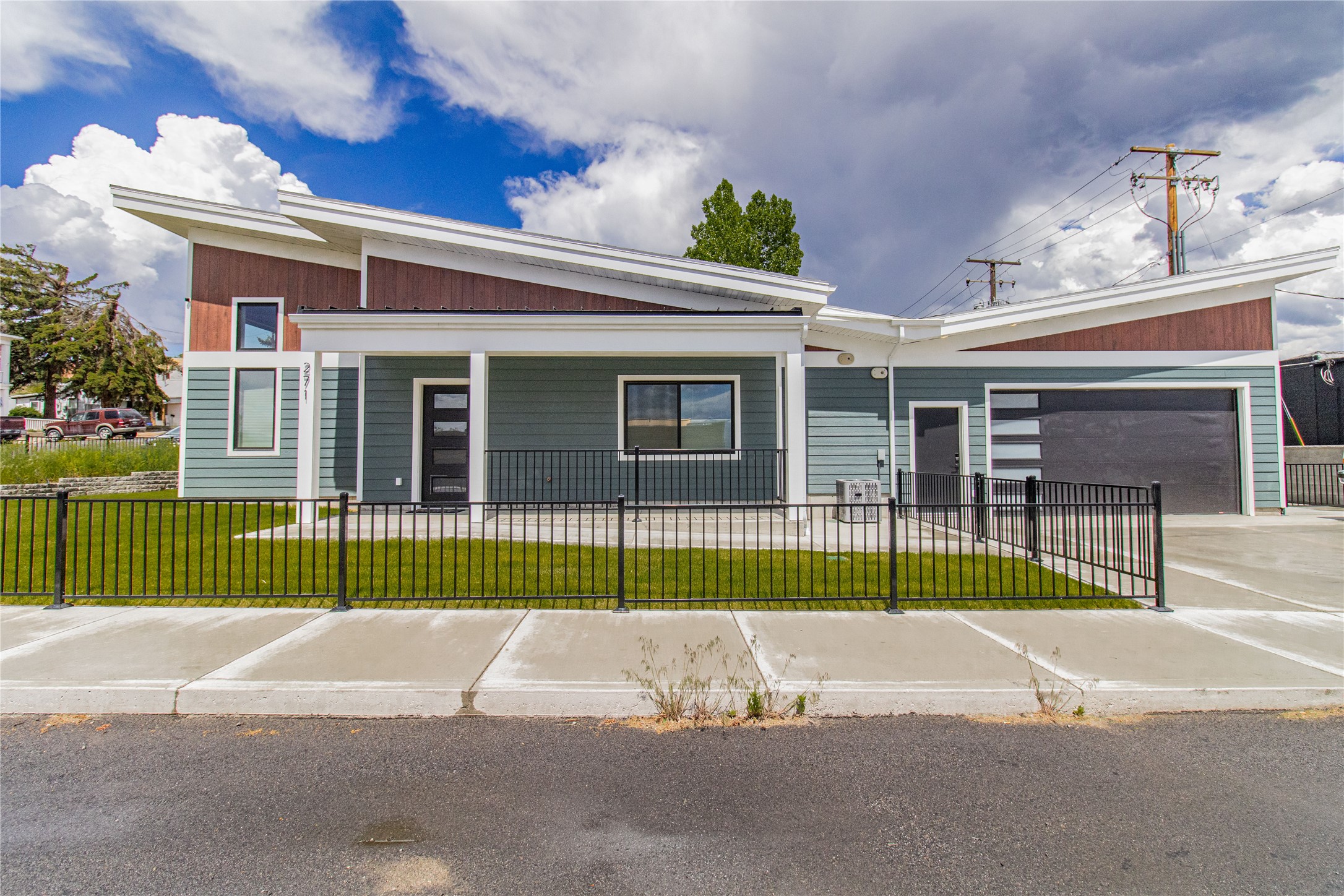 271 W Gold Street — photo