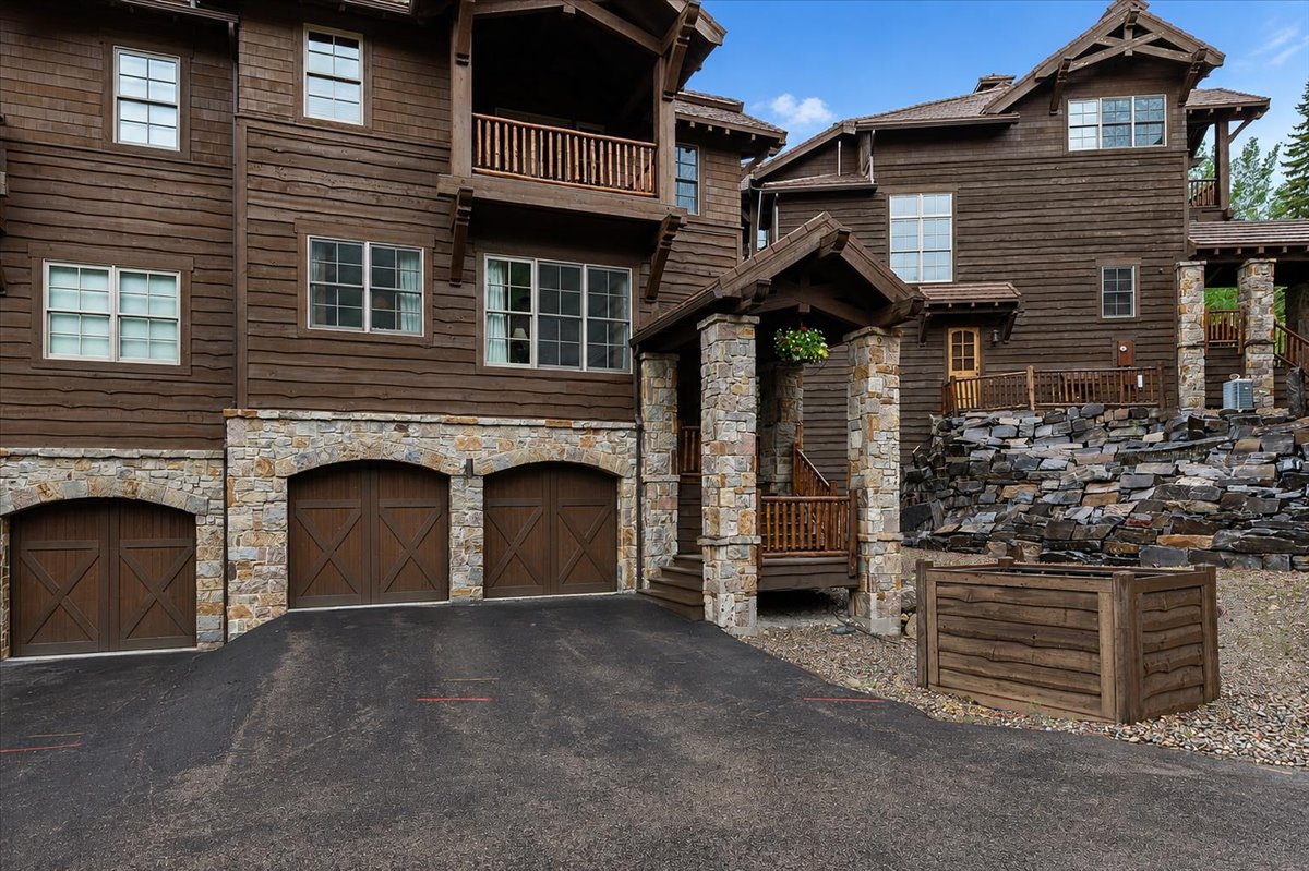 128 Slopeside Drive 18 — photo