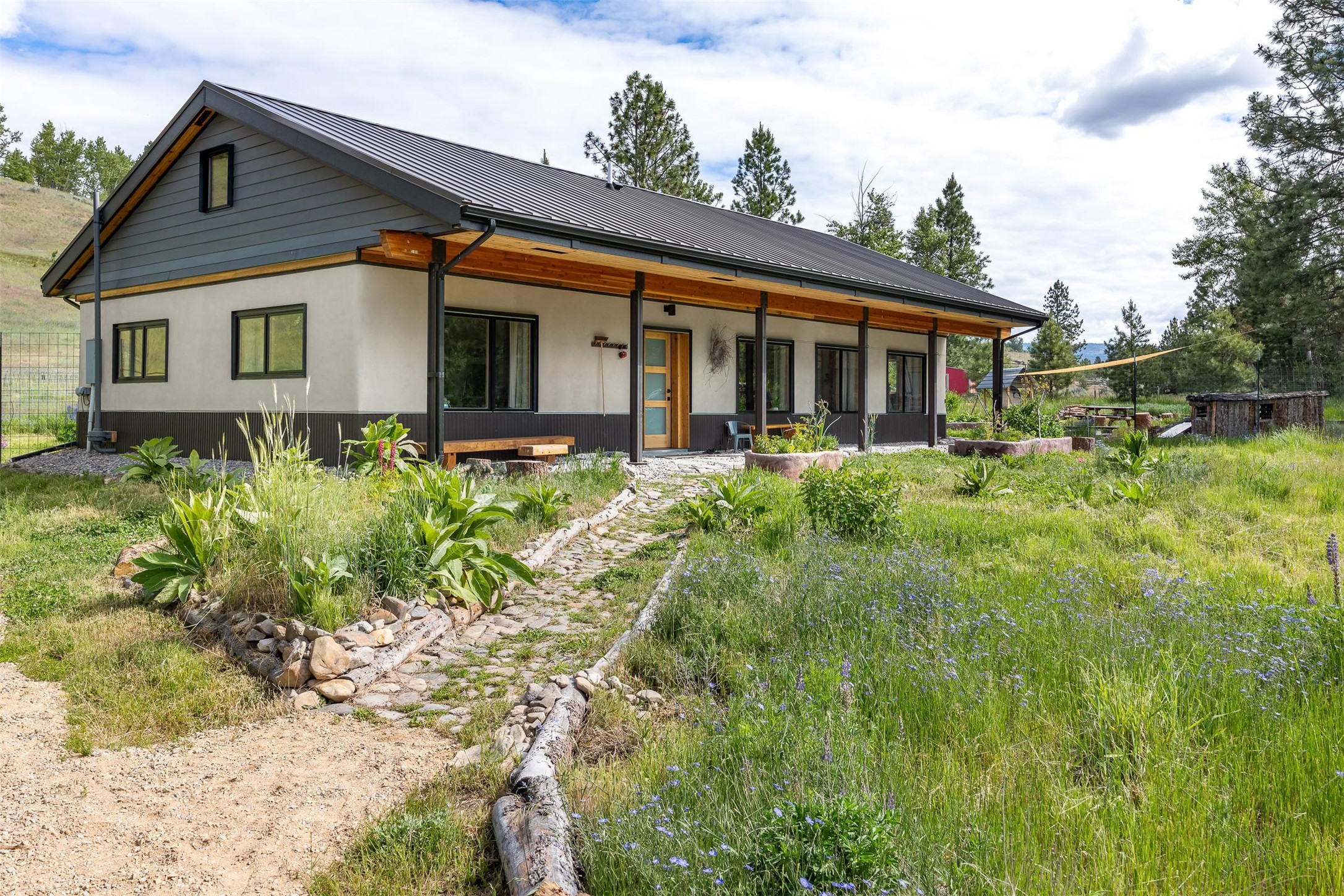 776 Heron Court — photo