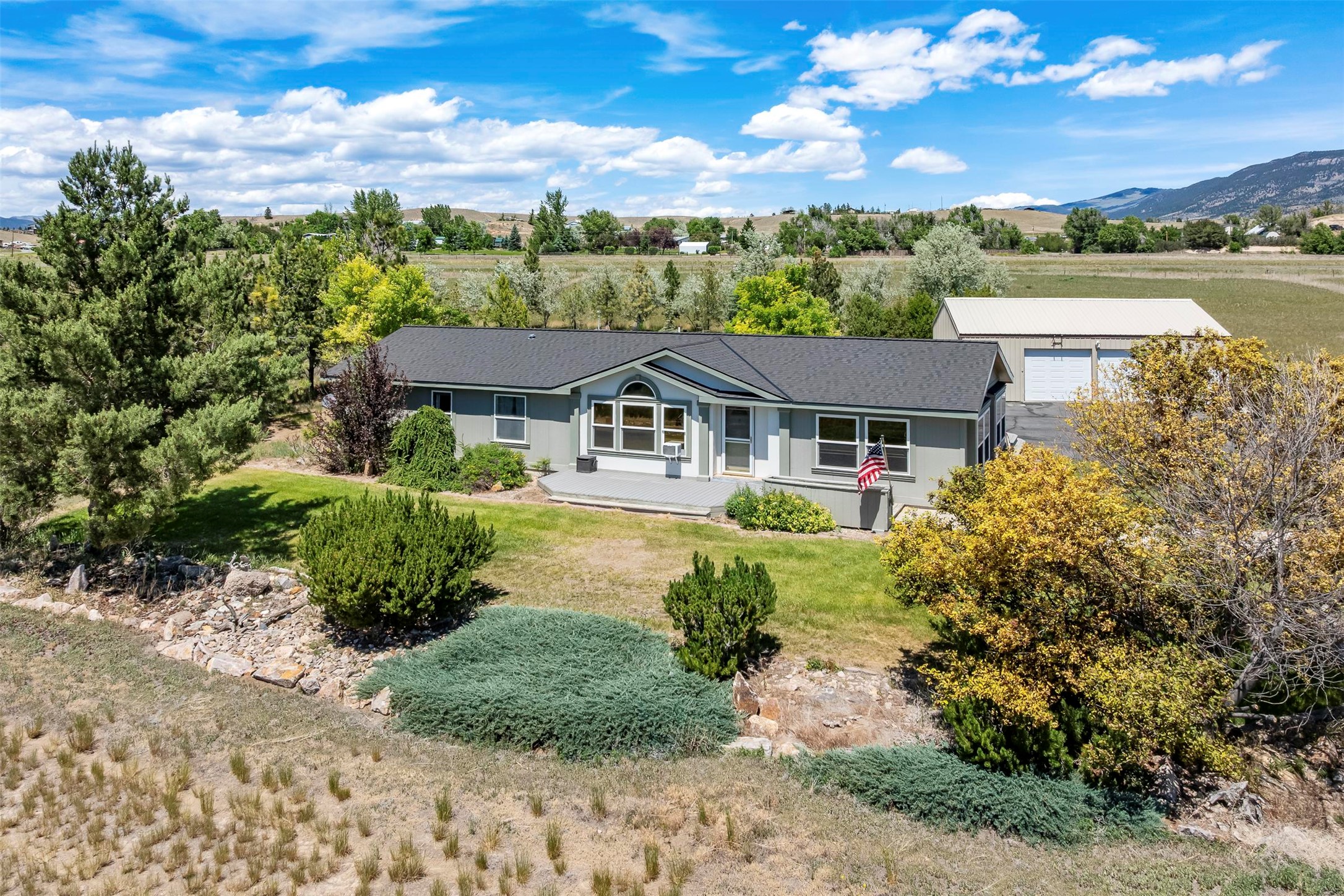 81 Yellowstone Trail — photo