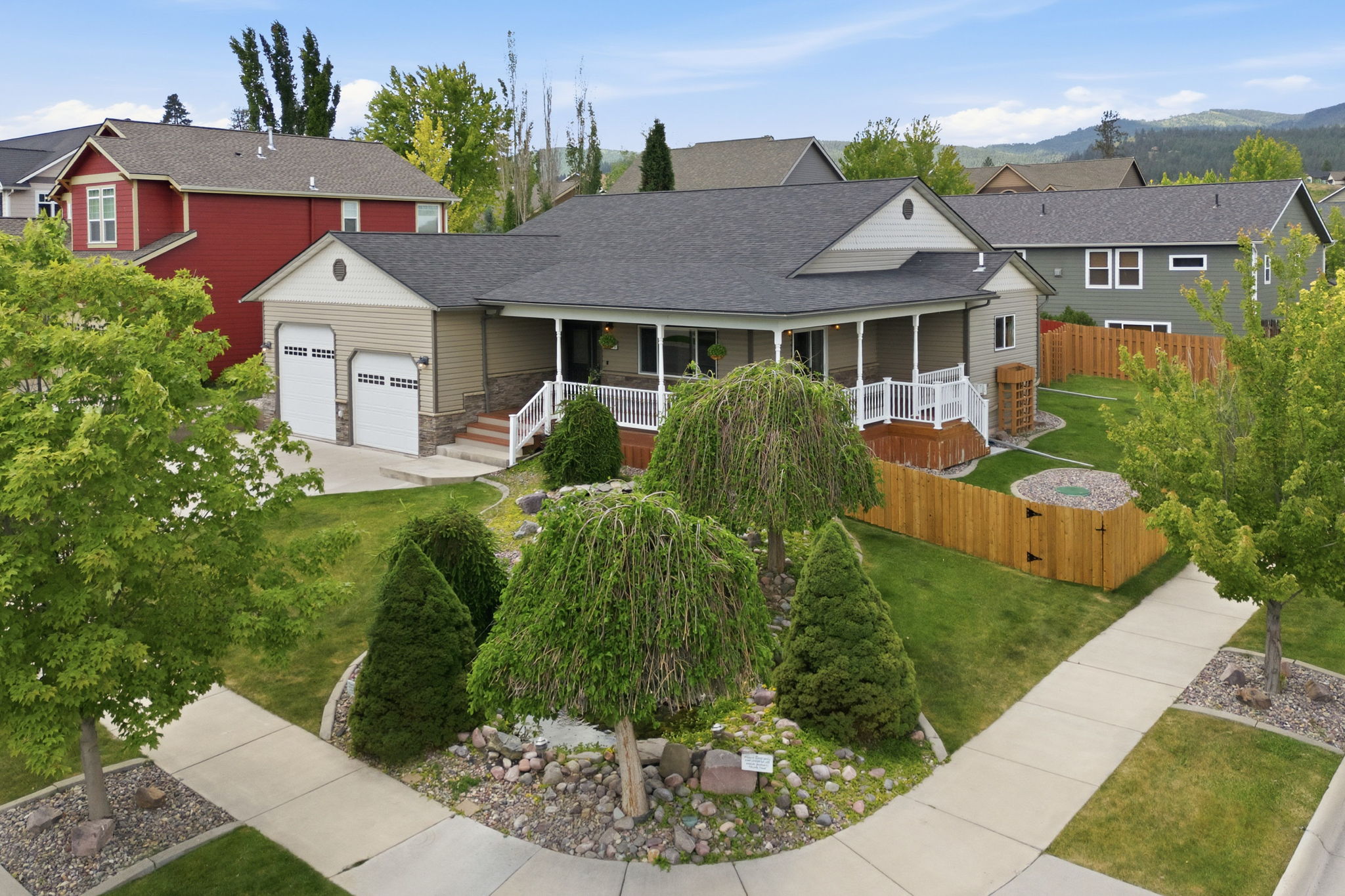 6001 Hobson Lane — photo