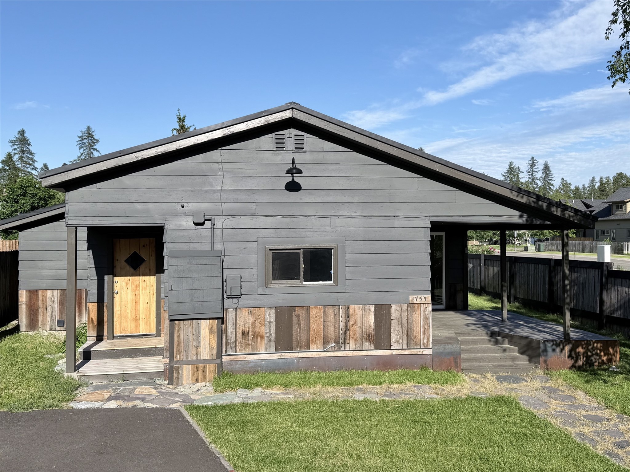 755 Salmon Run — photo
