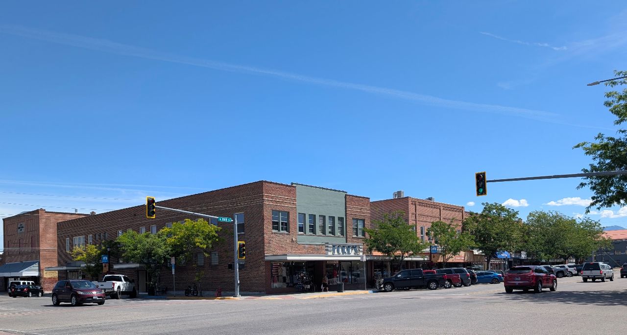 136 W Main Street — photo