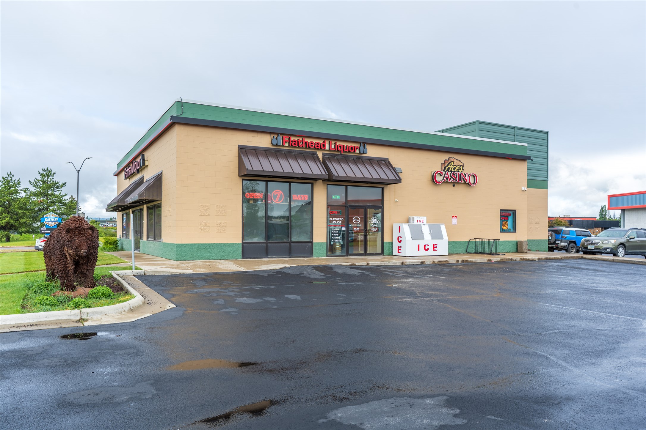 1121 US Highway 2 W — photo