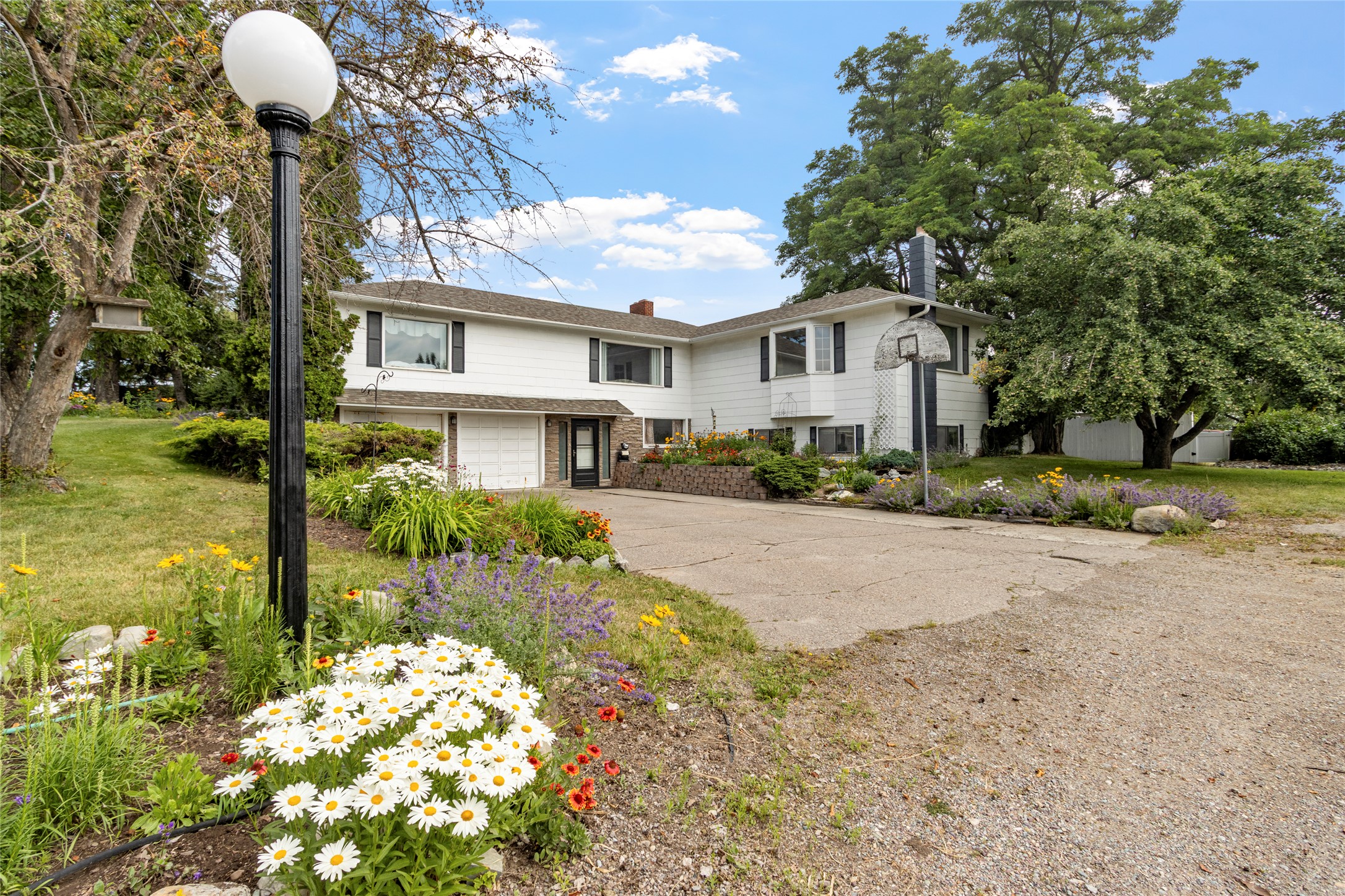 57 Rising Sun Circle — photo