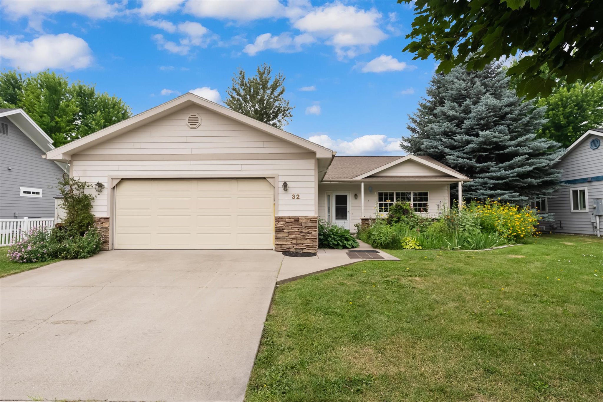 32 Windward Loop — photo