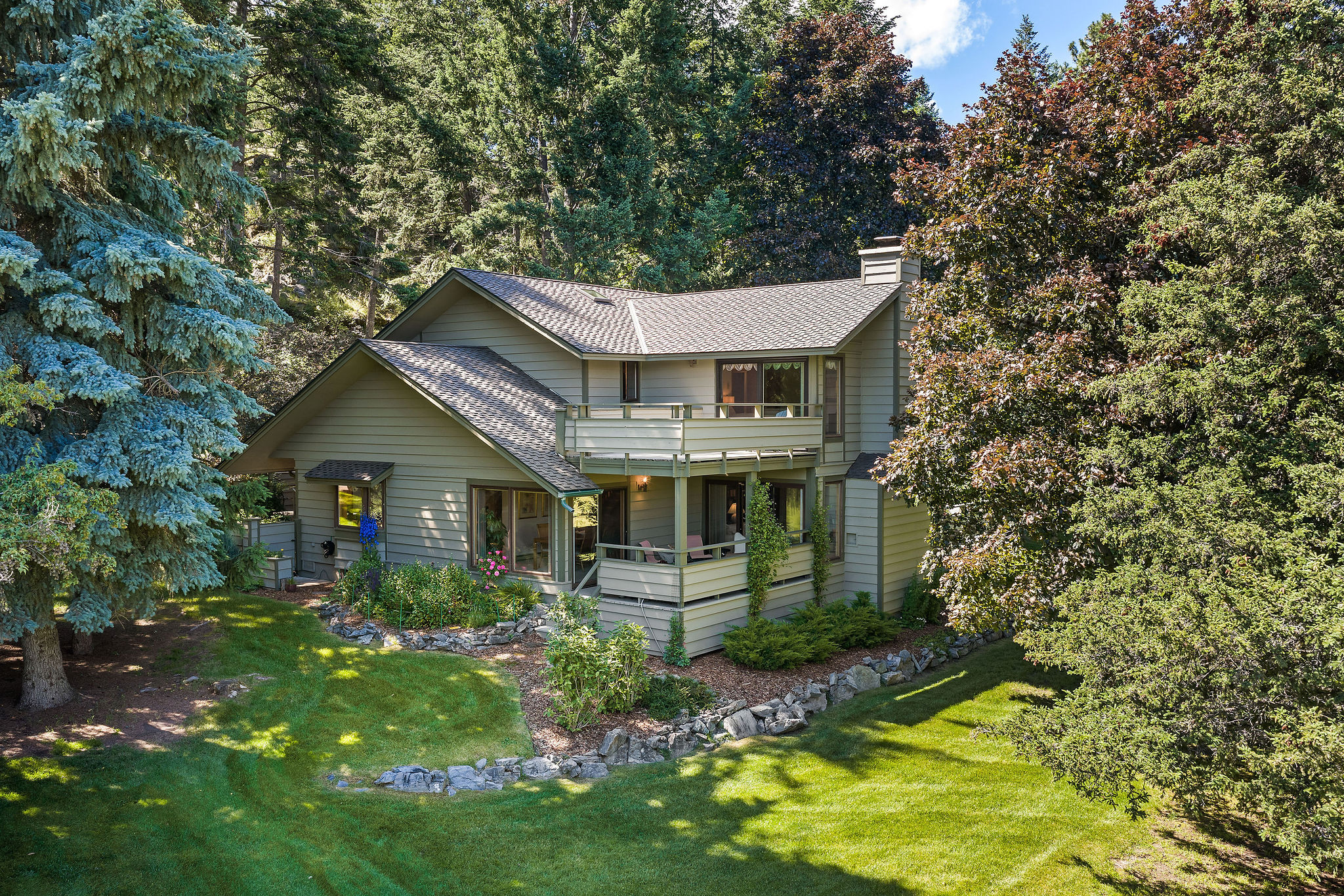147 Golf Terrace — photo