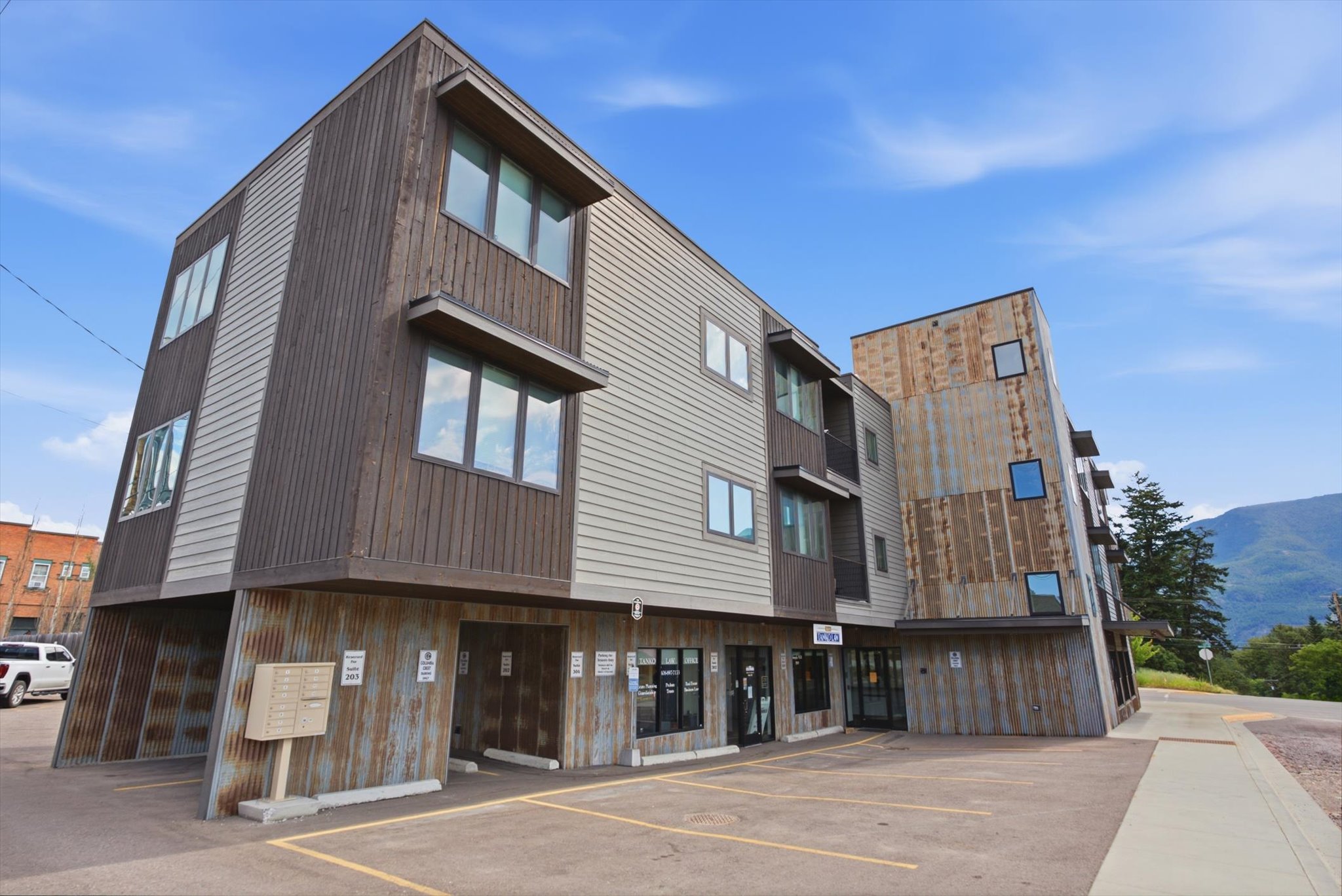 638 Nucleus Avenue 103 — photo