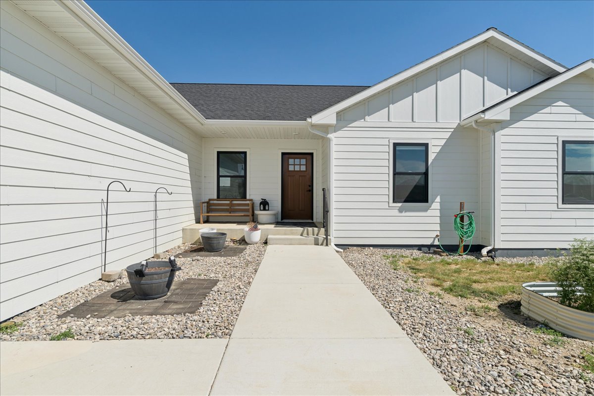 1002 4th Lane NE — photo