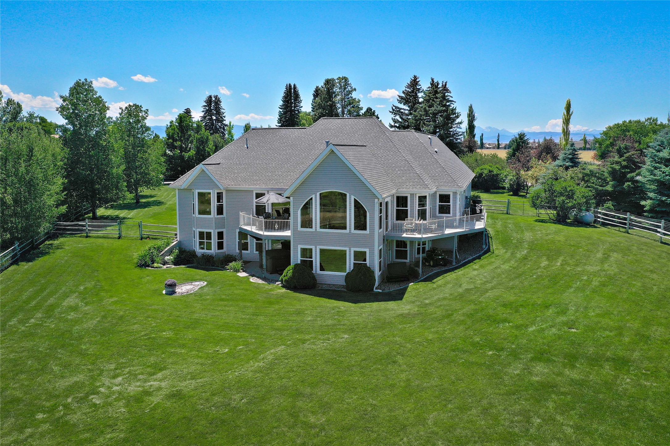 1343 Candlelight Drive — photo