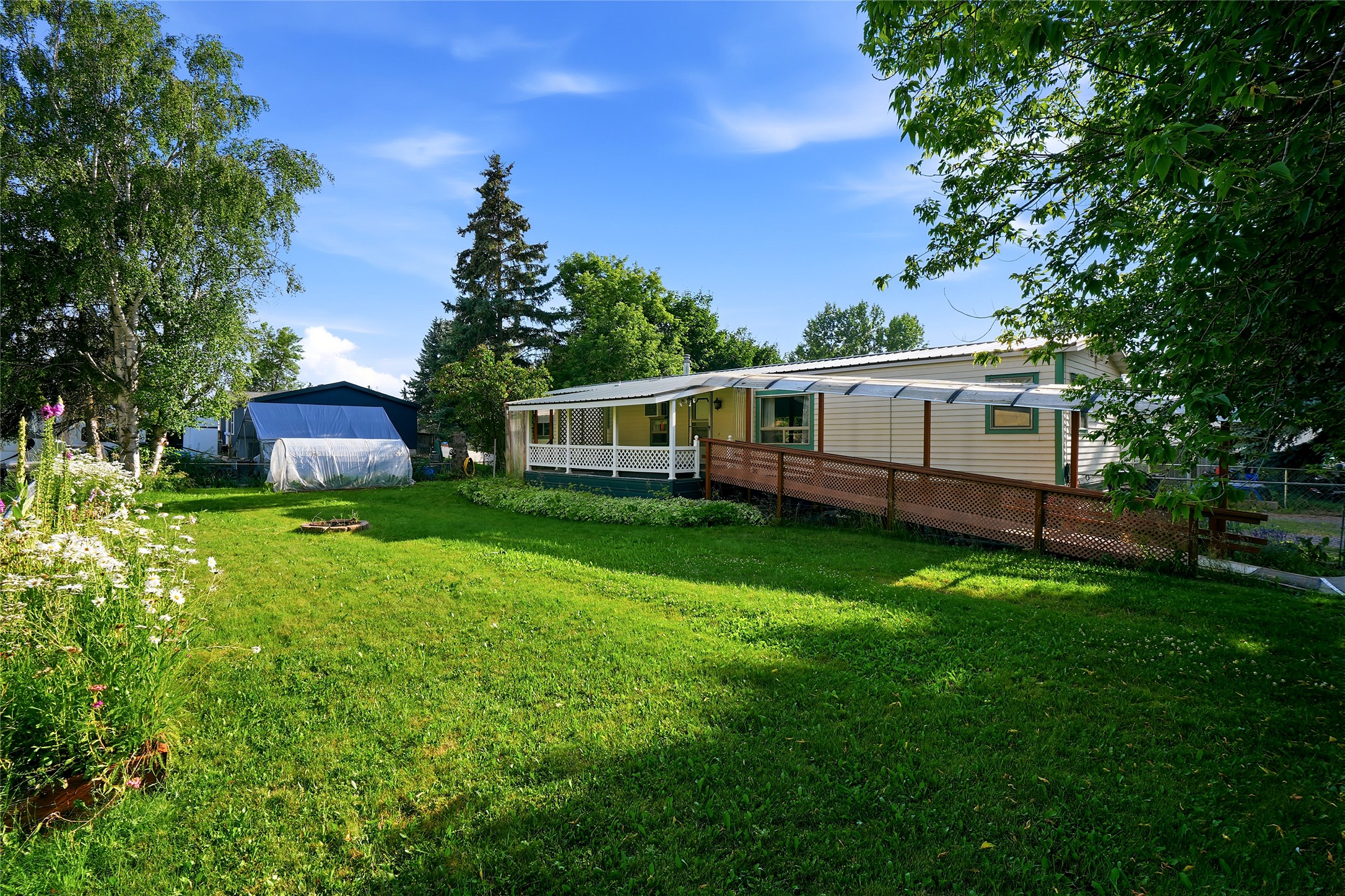 636 E Evergreen Drive — photo