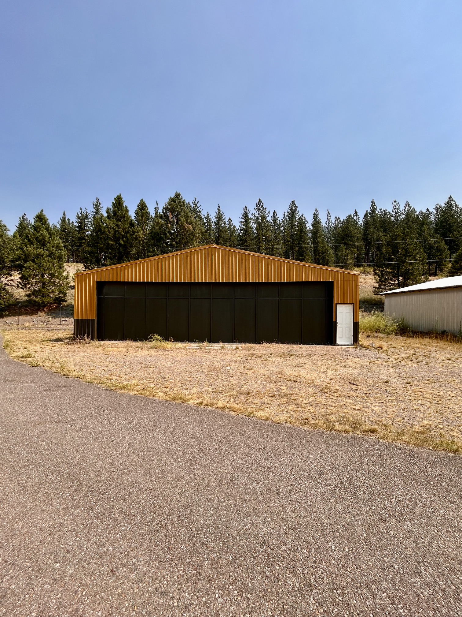 2514 Mullan Road E — photo