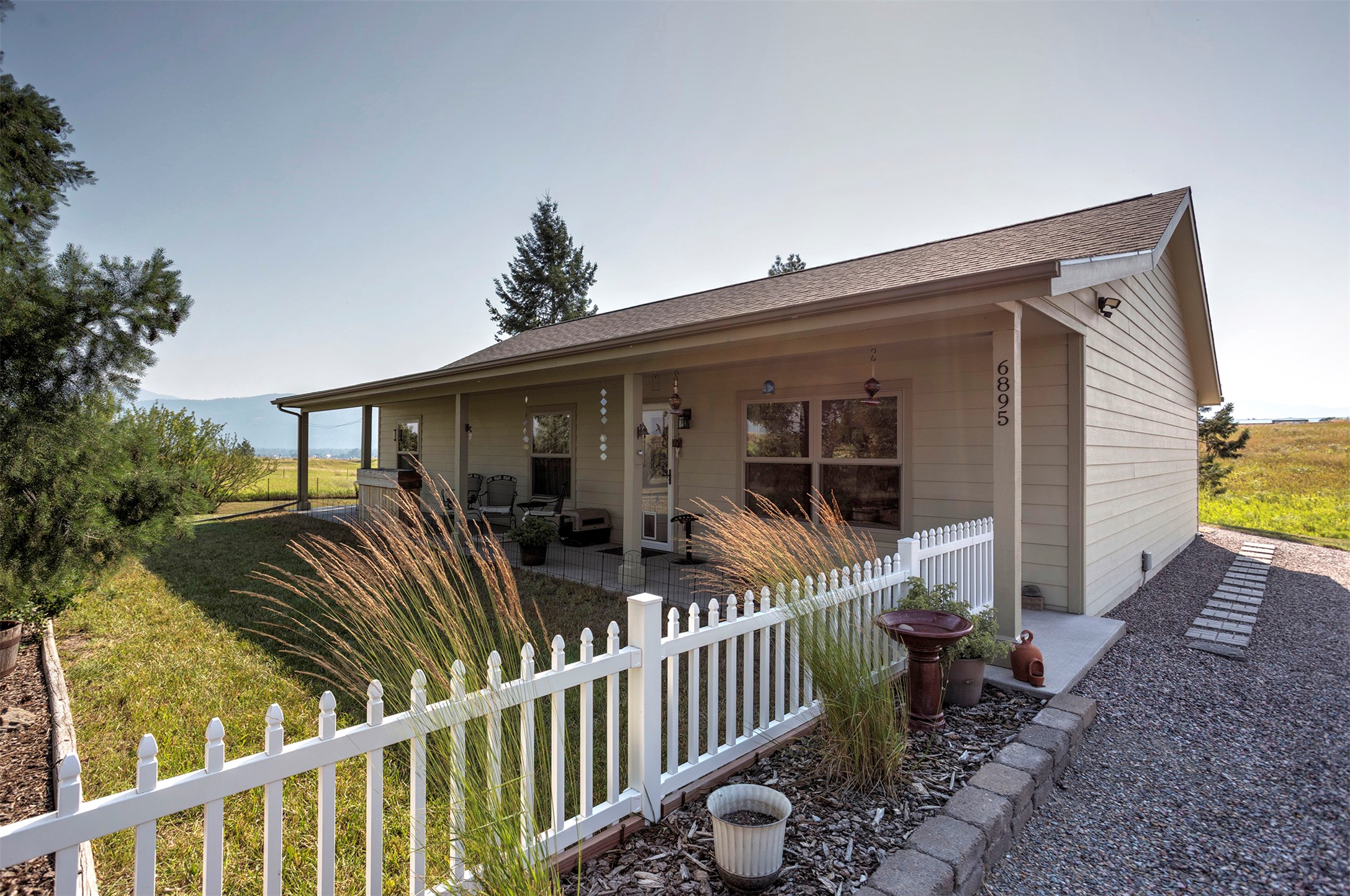 6895 Deschamps Lane — photo