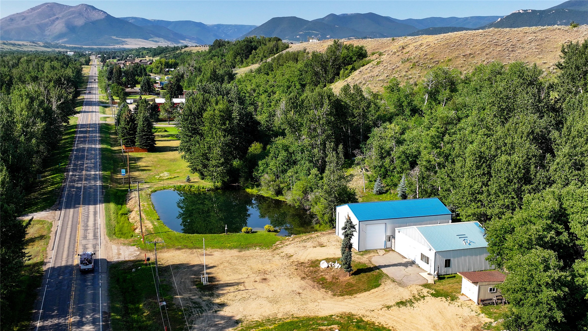 7209 US Highway 212 — photo