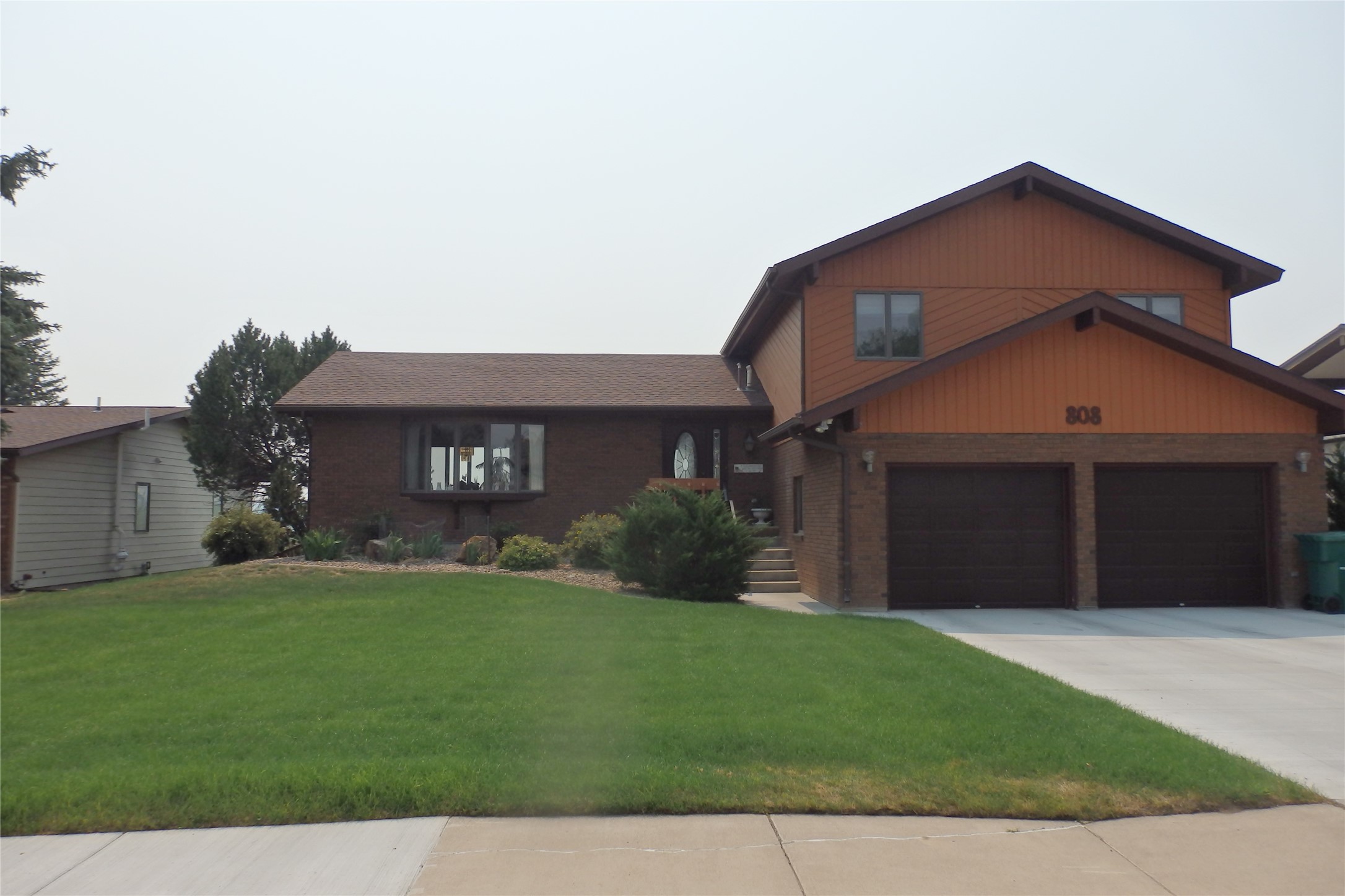 808 Grizzly Drive — photo