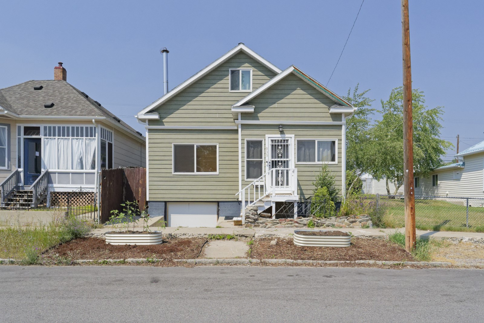 935 Hornet Street — photo