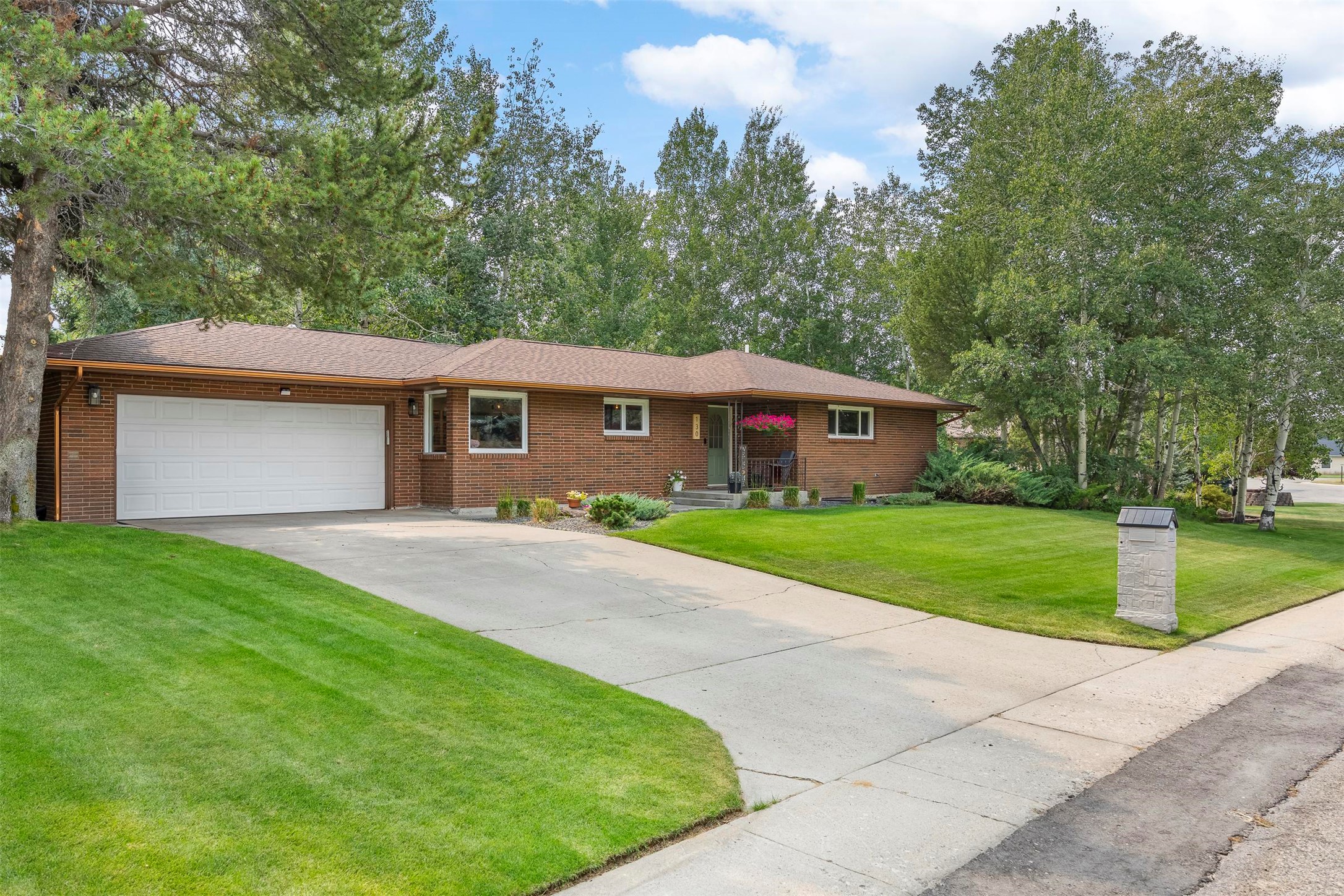 130 Rampart Drive — photo