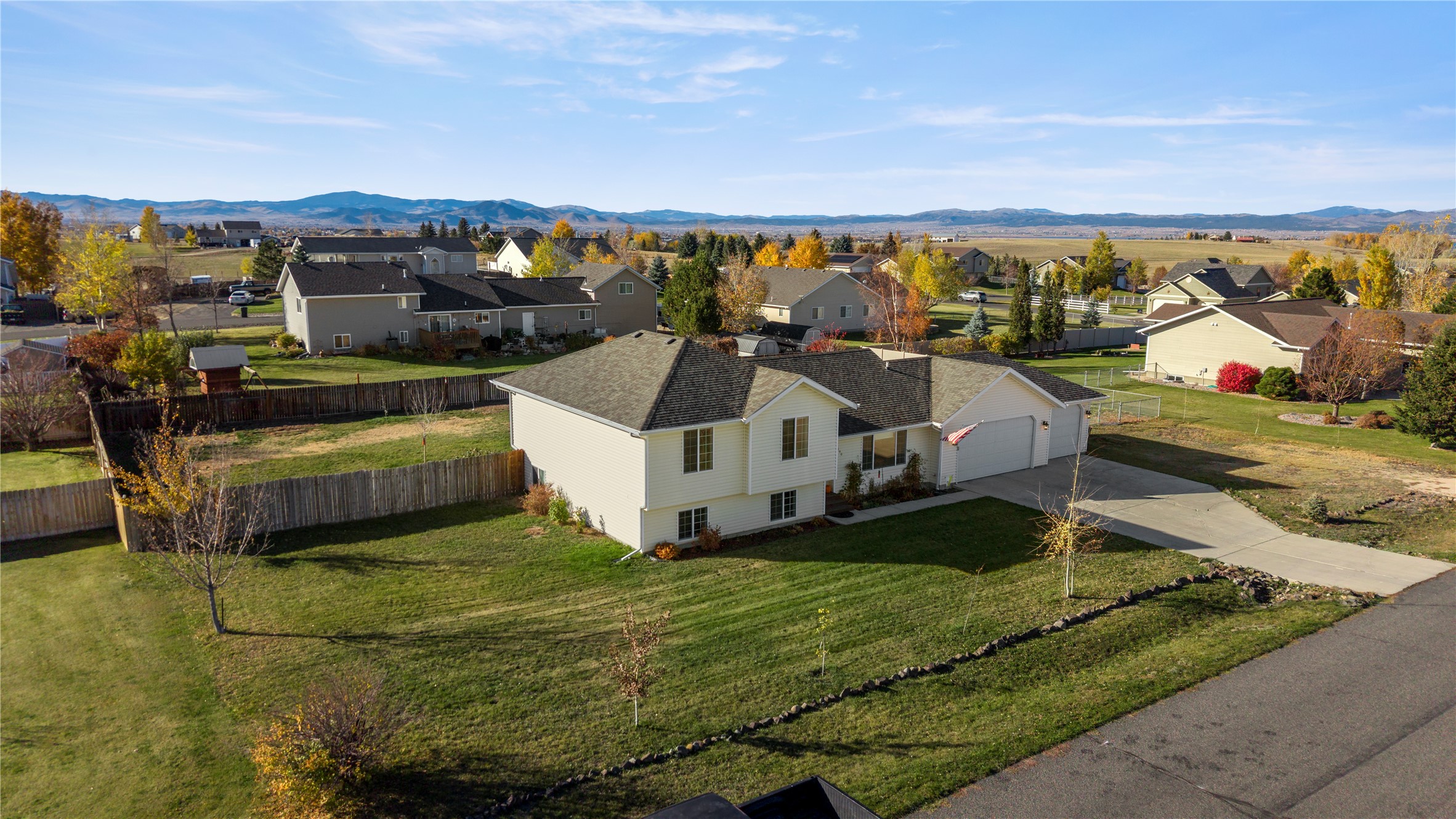 3190 Stillwell Drive — photo