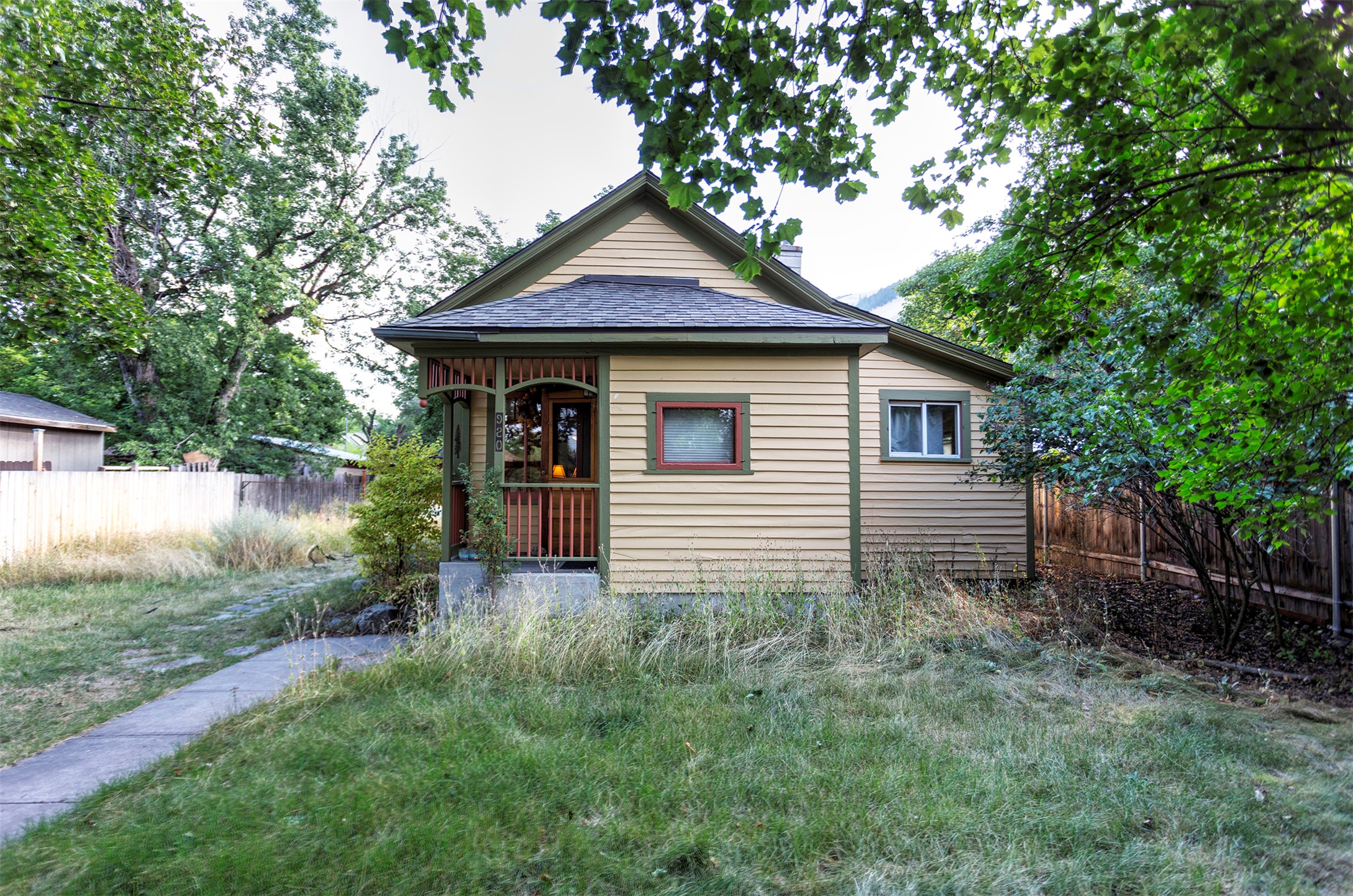 920 Locust Street — photo