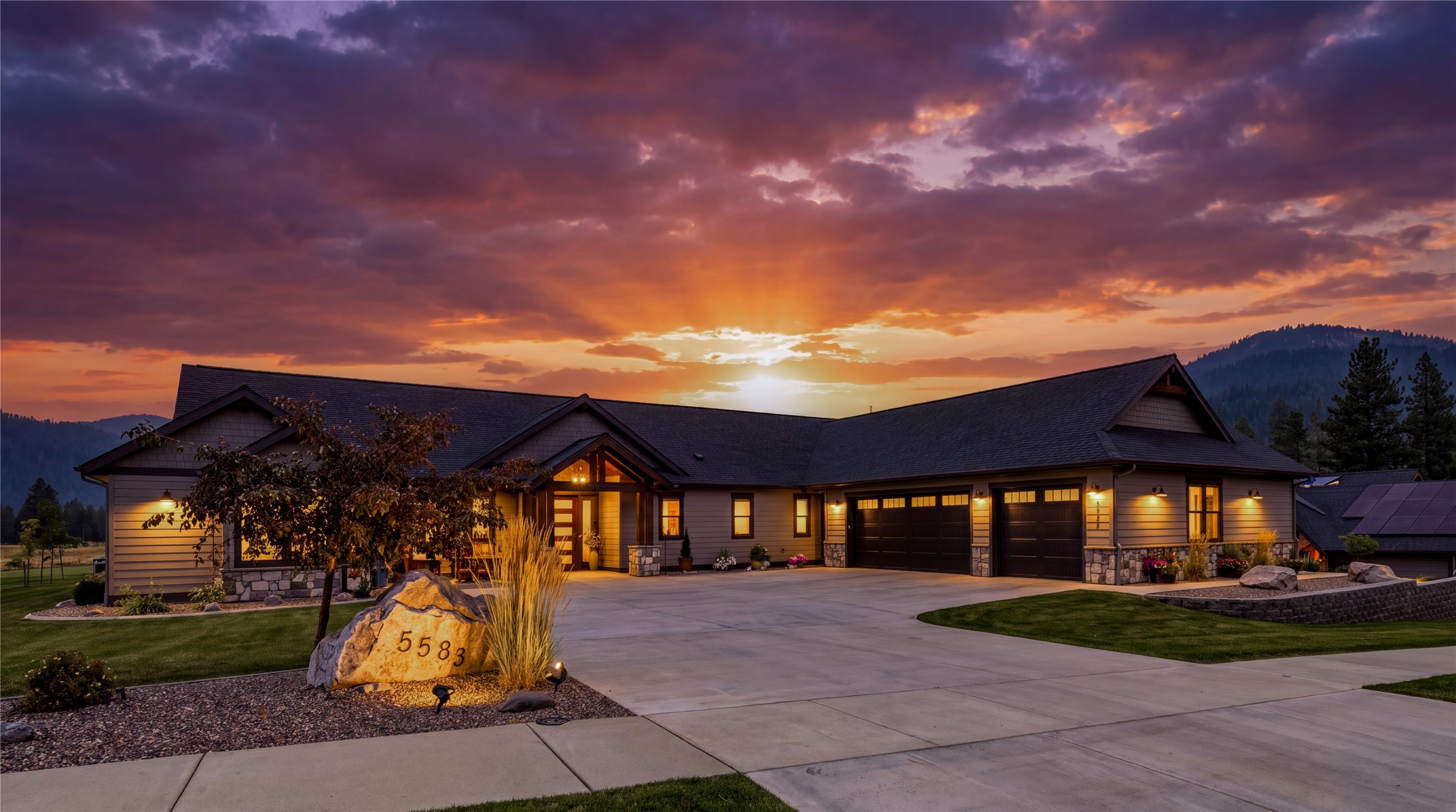 5583 Canyon River Road — photo