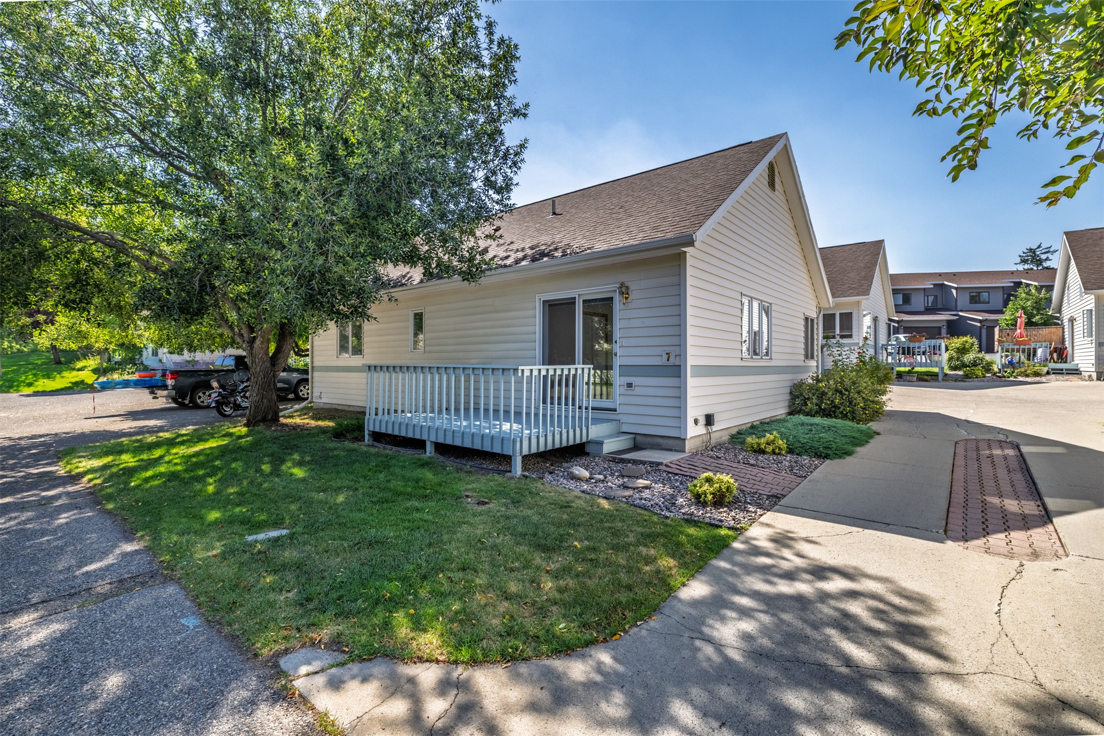 7 Spring Hollow Court — photo