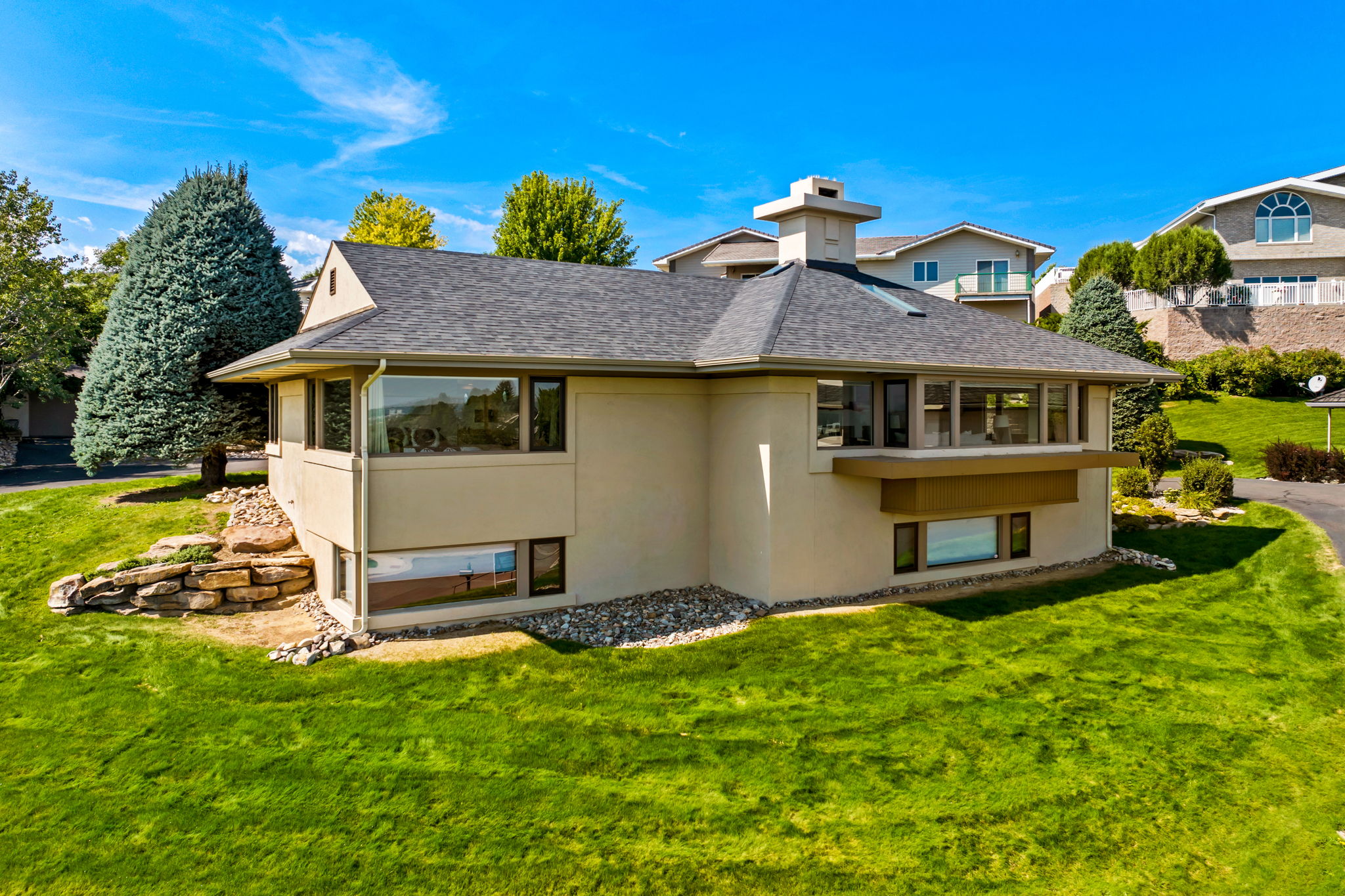 3310 Centennial Court 17 — photo