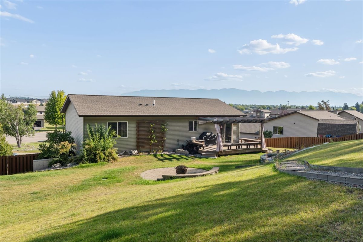 183 Lupine Drive — photo