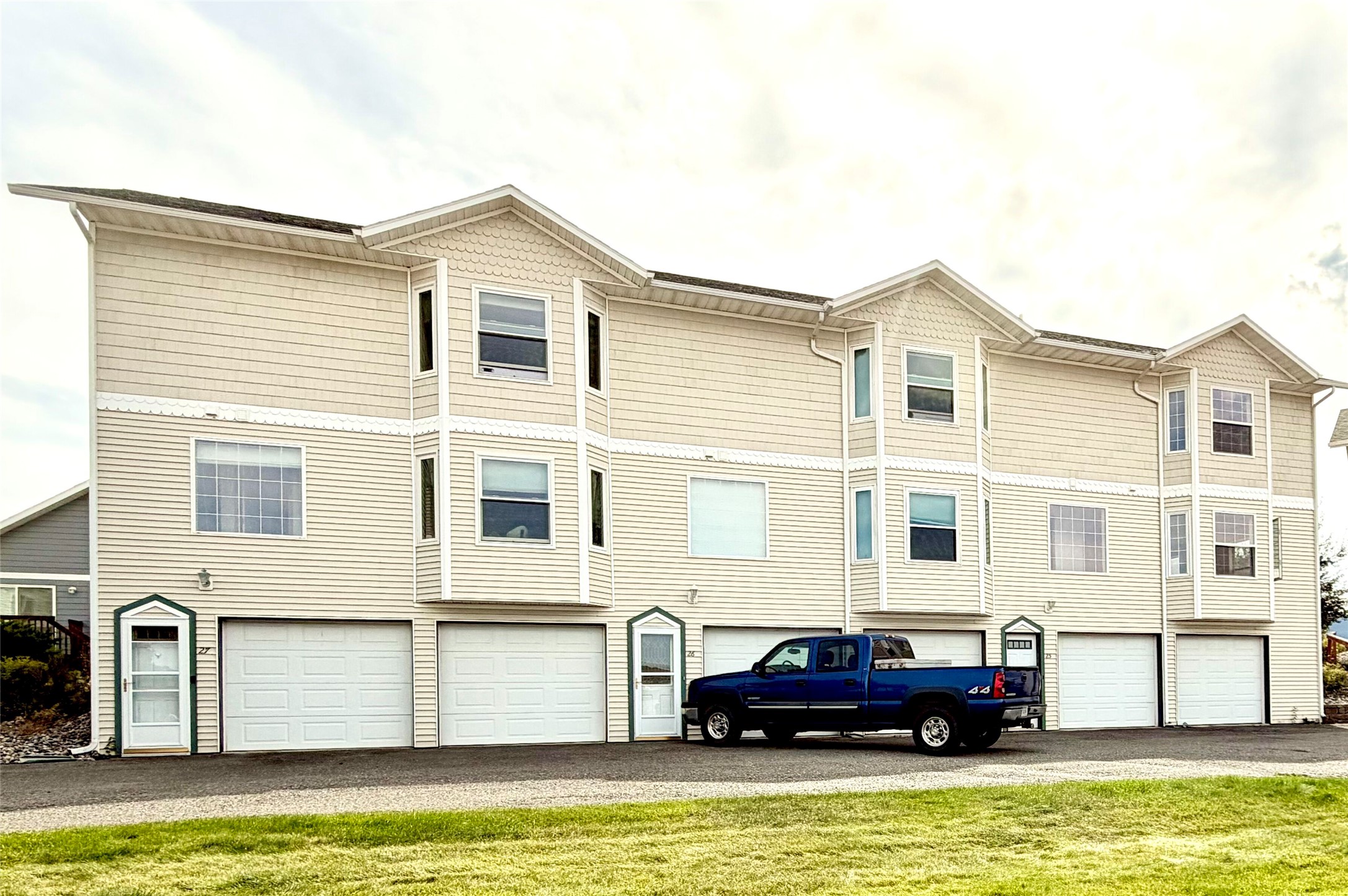 25 Starbuck Court — photo