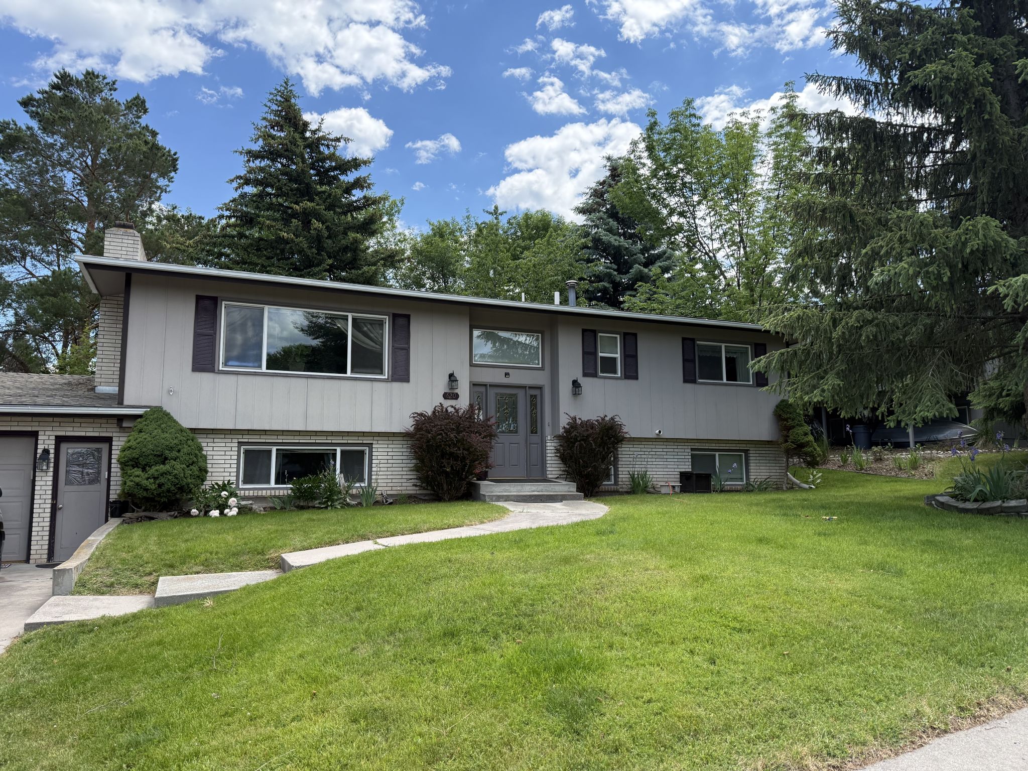 620 High View Way — photo