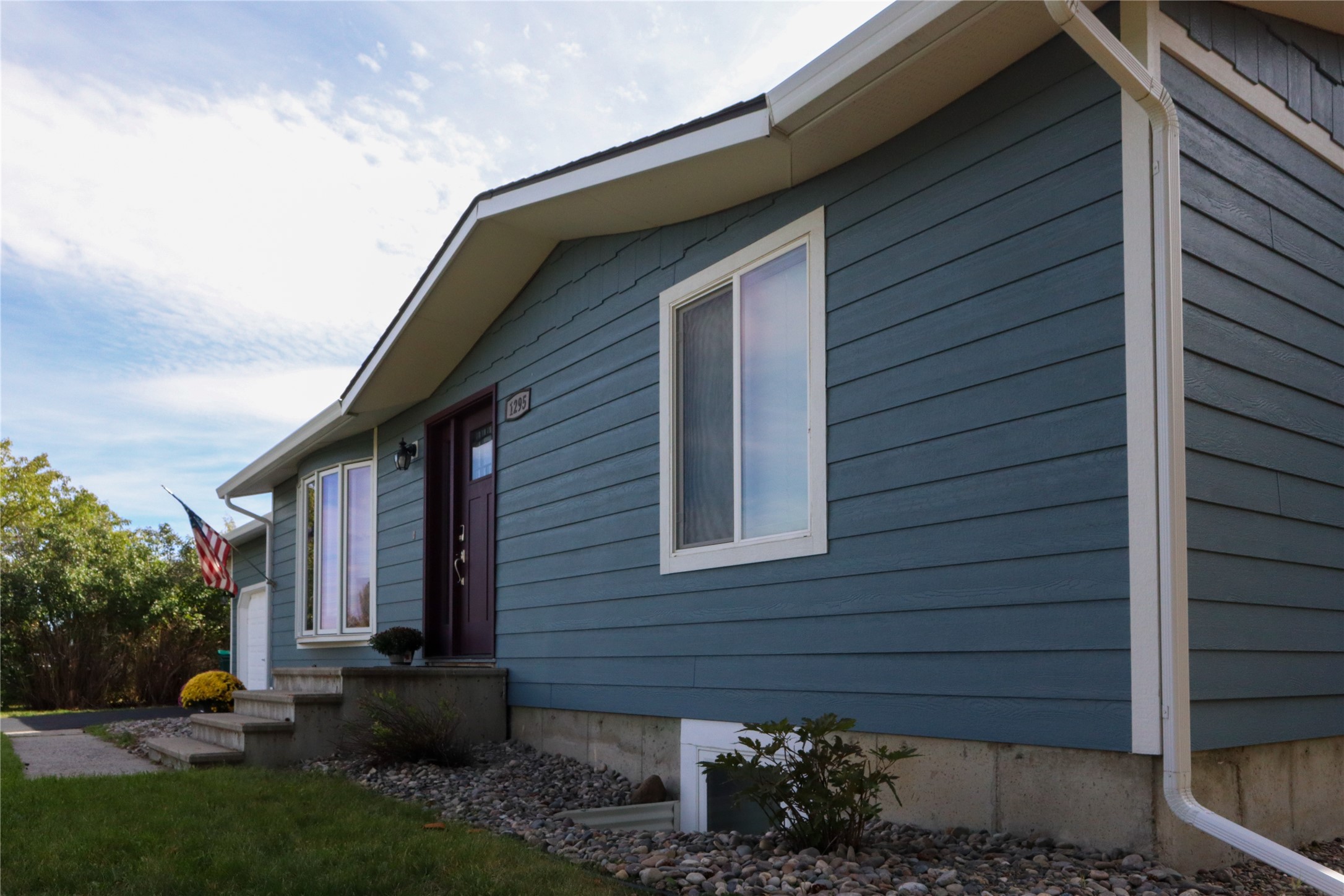 1295 Otter Road — photo