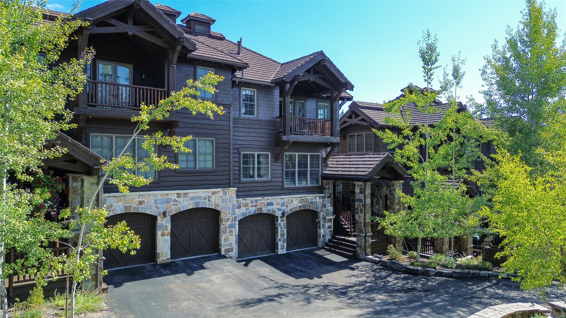 129 Slopeside Drive 10 — photo