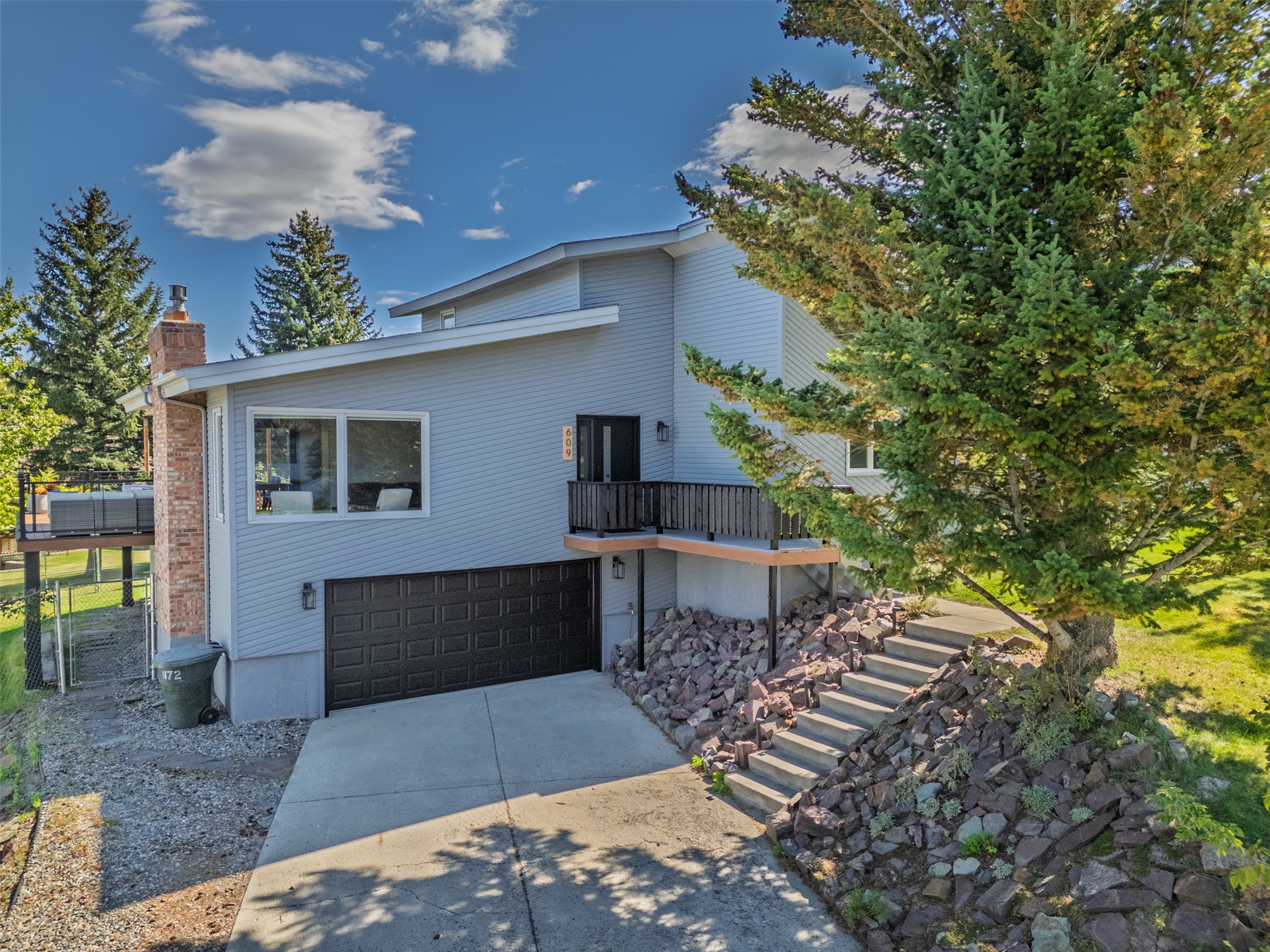 609 S Sanders Street — photo