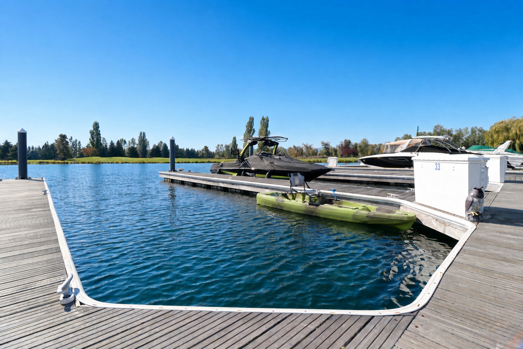 A 33 Eagle Bend Yacht Harbor 44' — photo