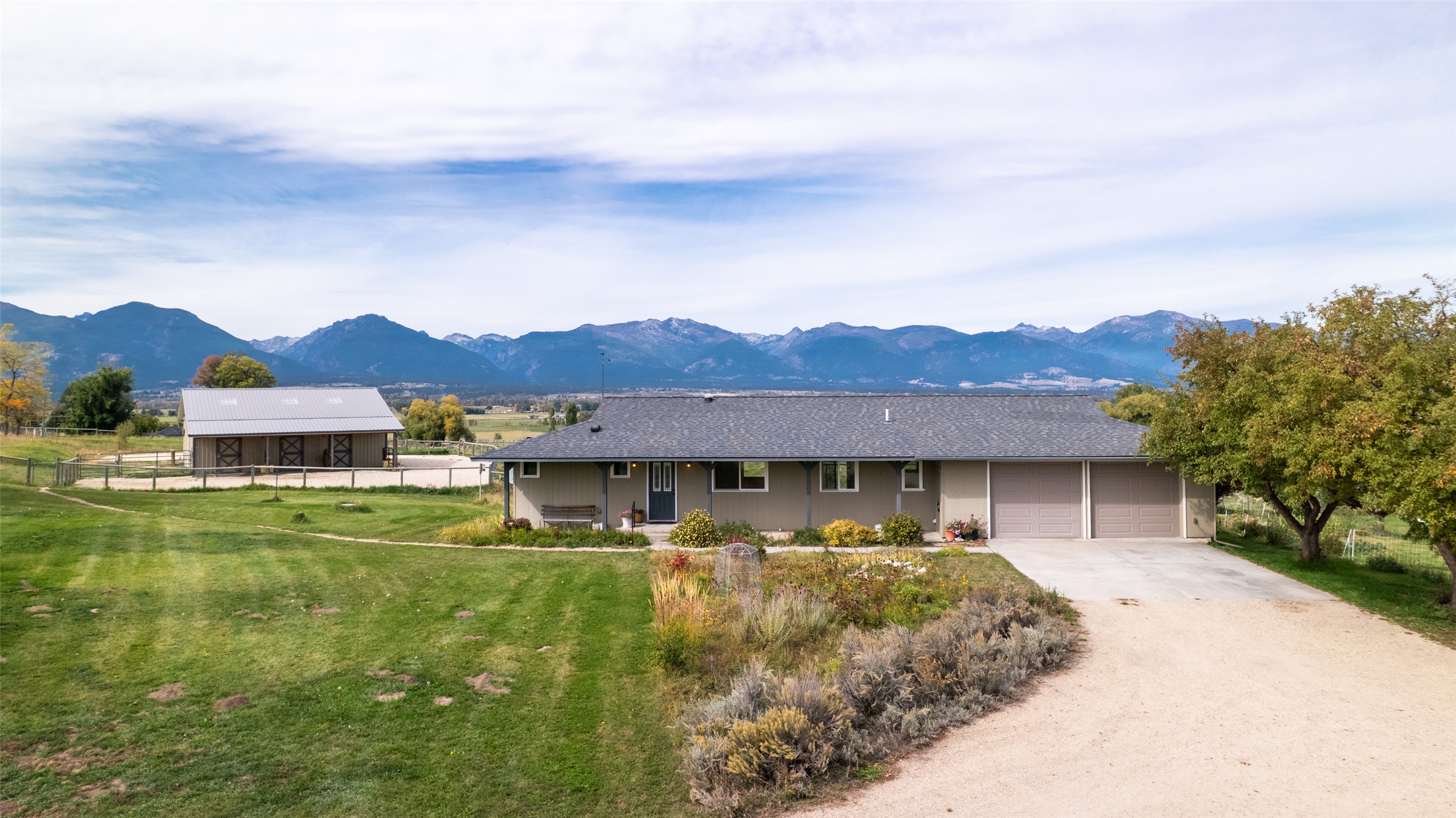 1435 & 1499 Holloran Lane — photo