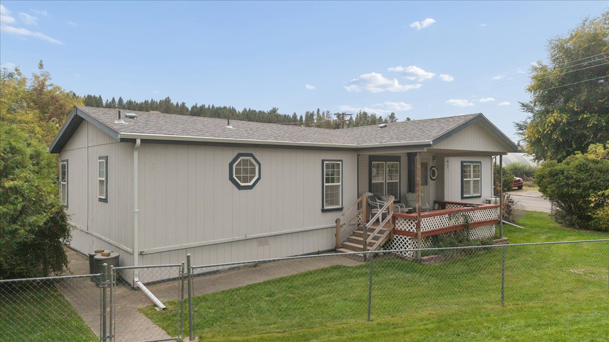 881 2nd Avenue E, Eureka, MT 59917 — photo 2