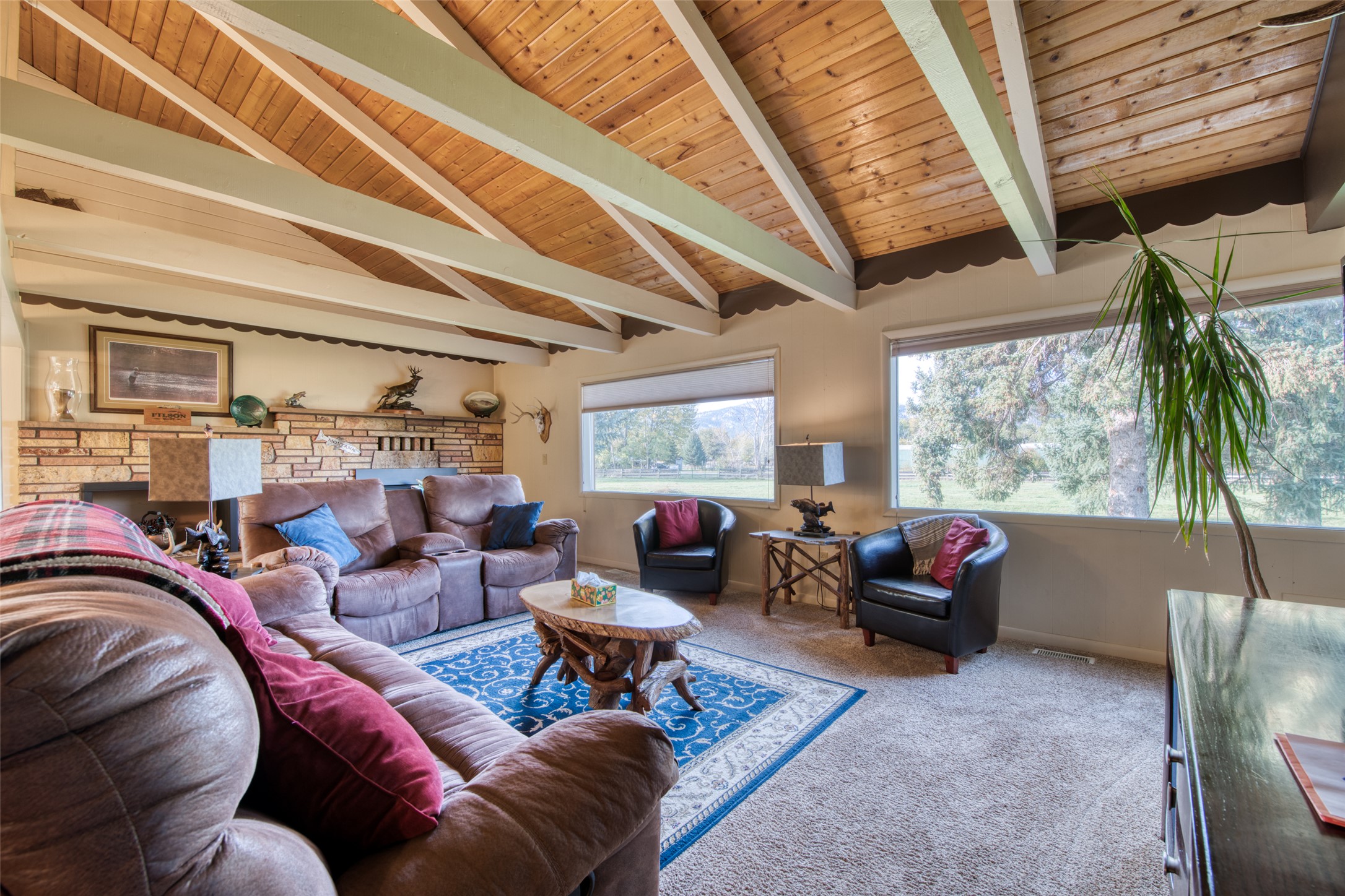 4485 Thorning Loop — photo