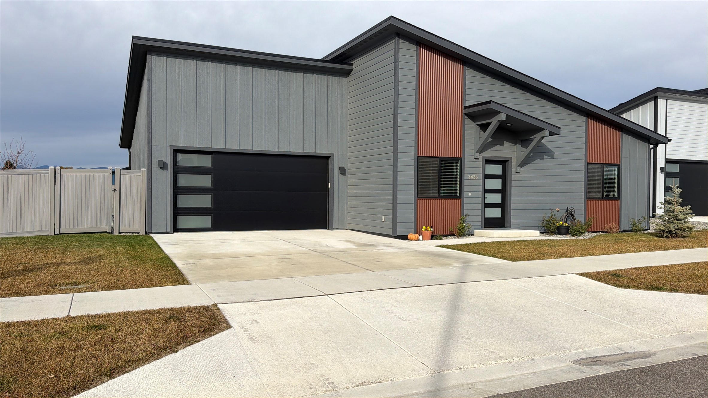 3433 Goldenrod Lane — photo