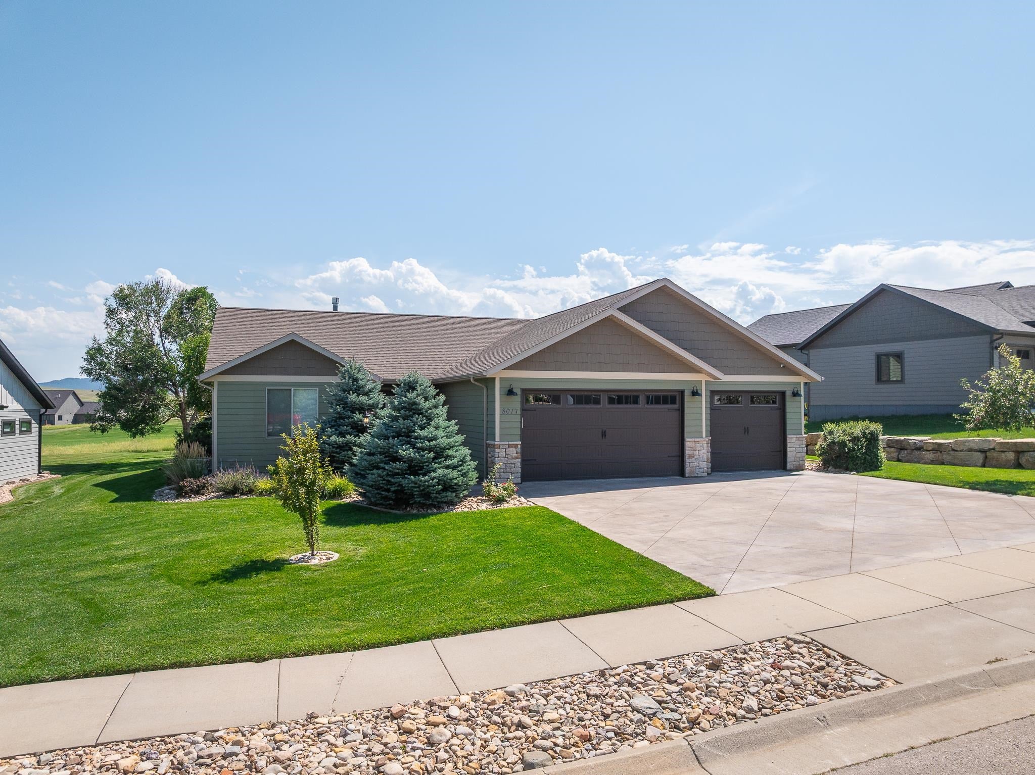 8017 Brooks Loop — photo