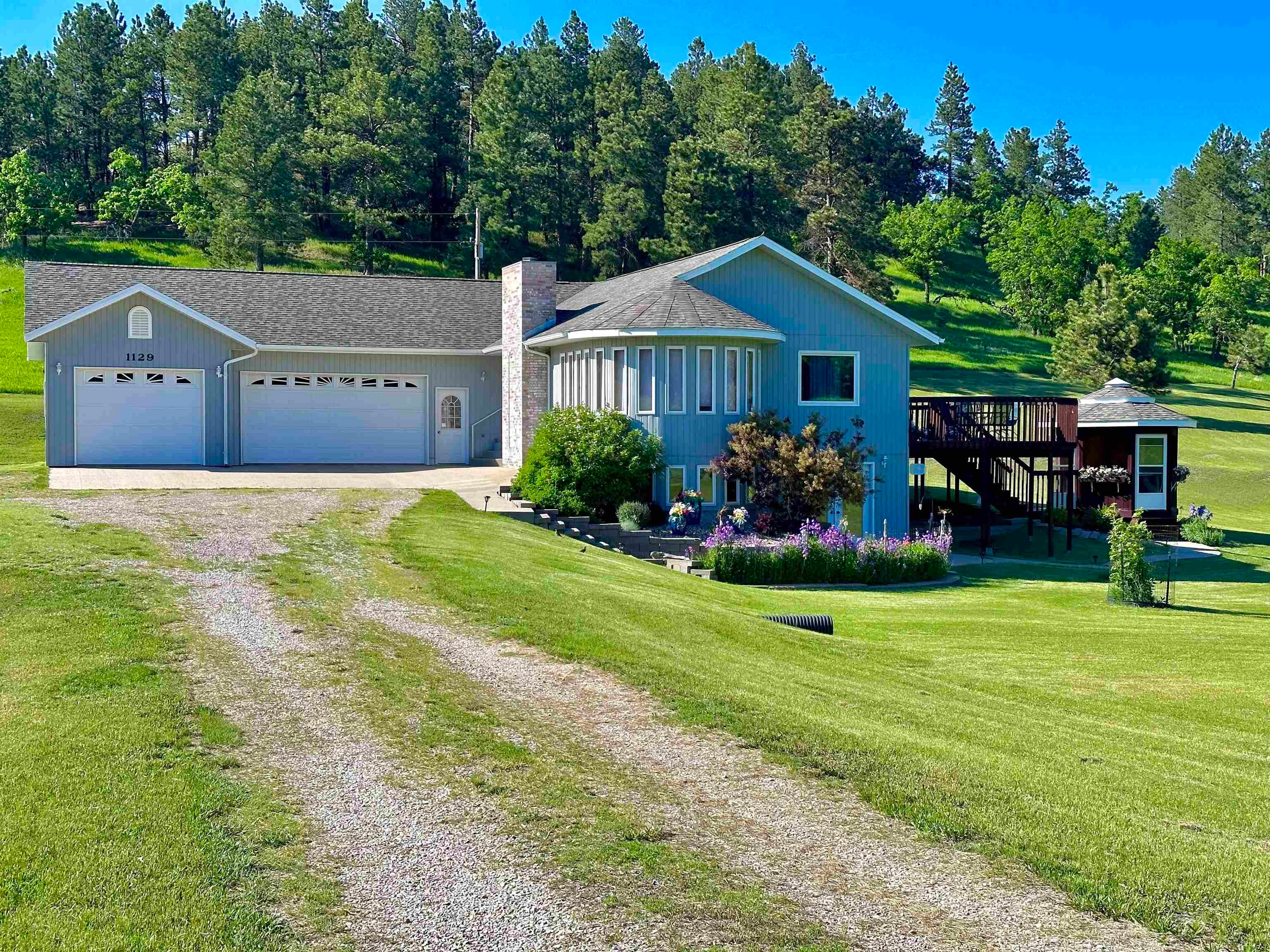 1129 Foothills Road — photo