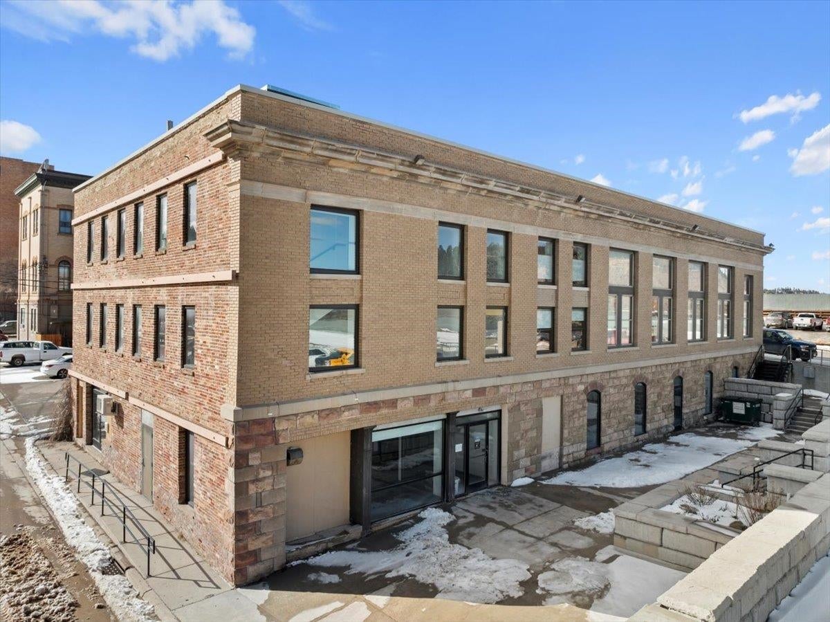201 W Main Street — photo
