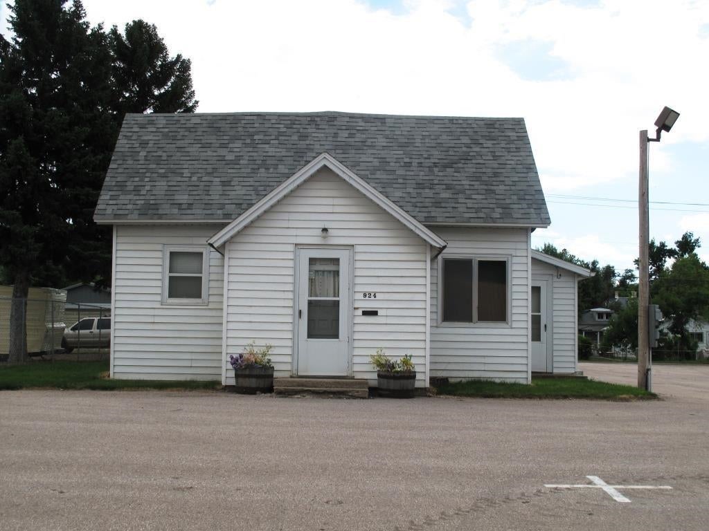 924 Main Street — photo