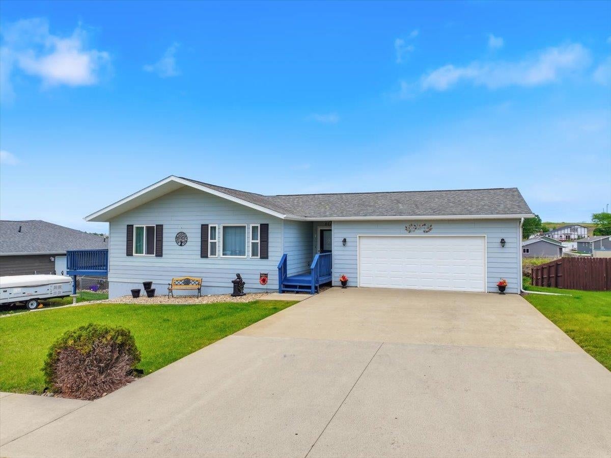 821 Ridgeview, Belle Fourche, SD 57717 — photo 3