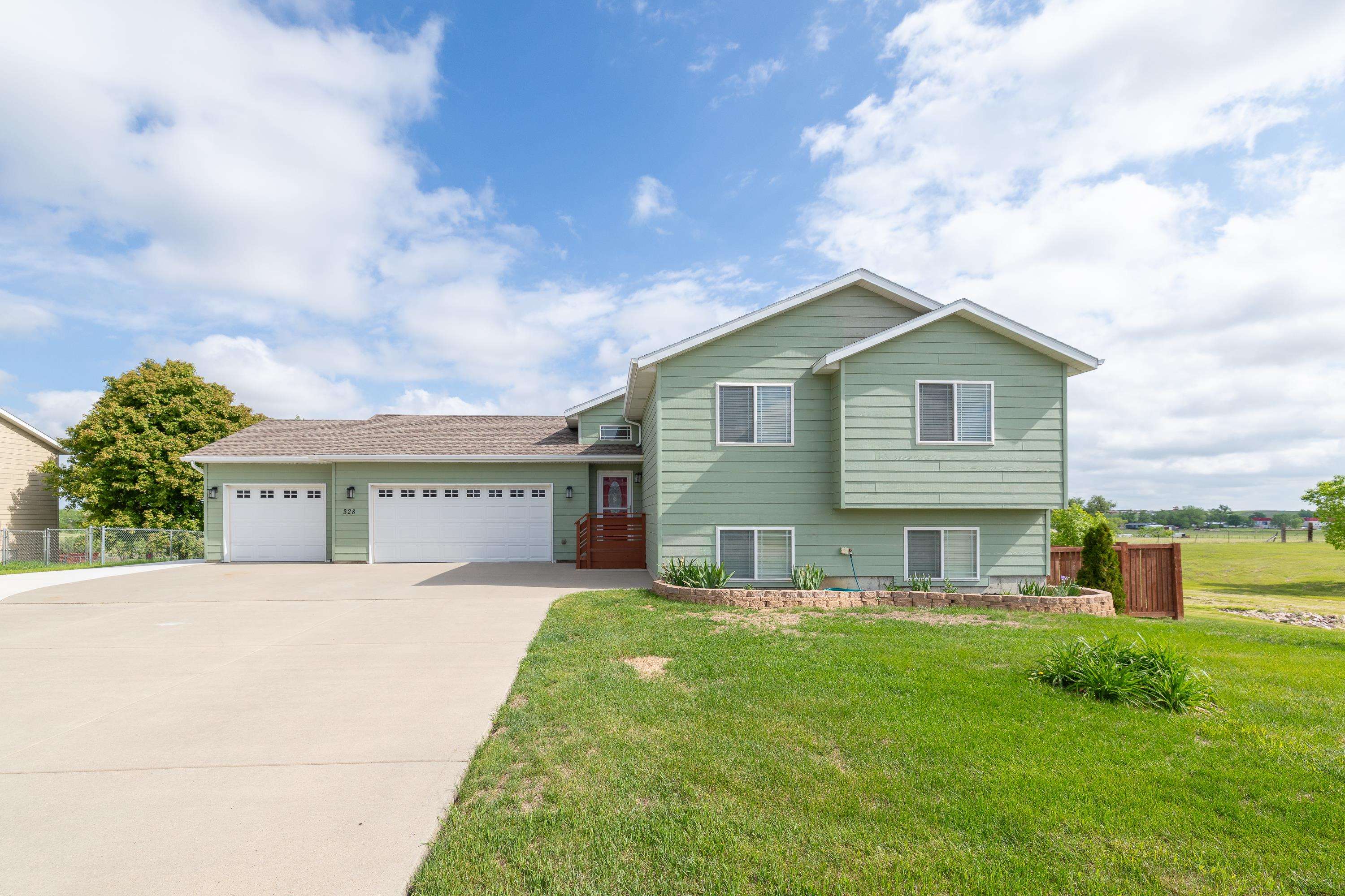 328 Ruhe Lane, Box Elder, SD 57719